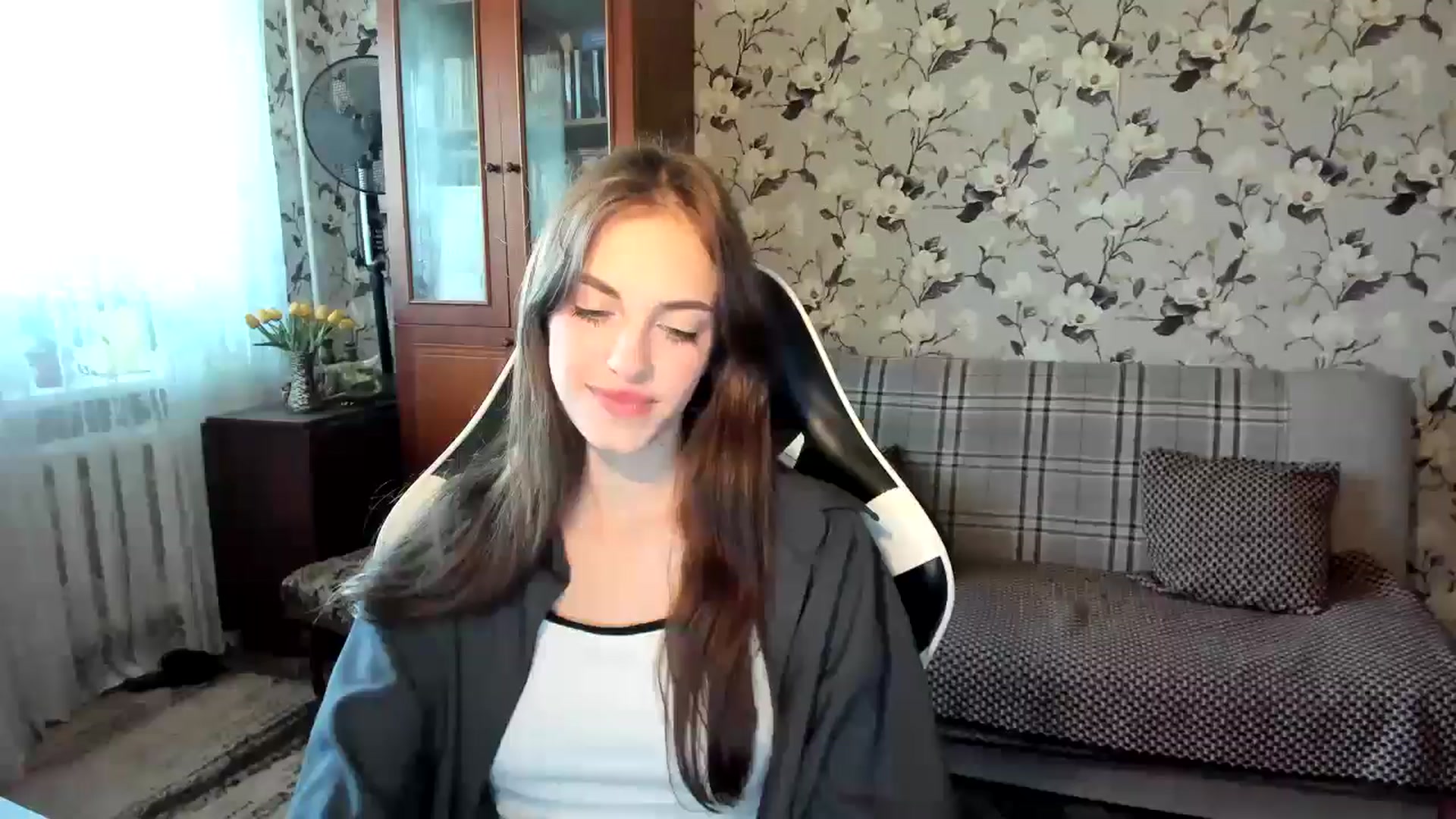 Gallery image thumbnail from Dashamoxy's myfreecams stream on, 10/14/2025, 11:12 image 4 of 20