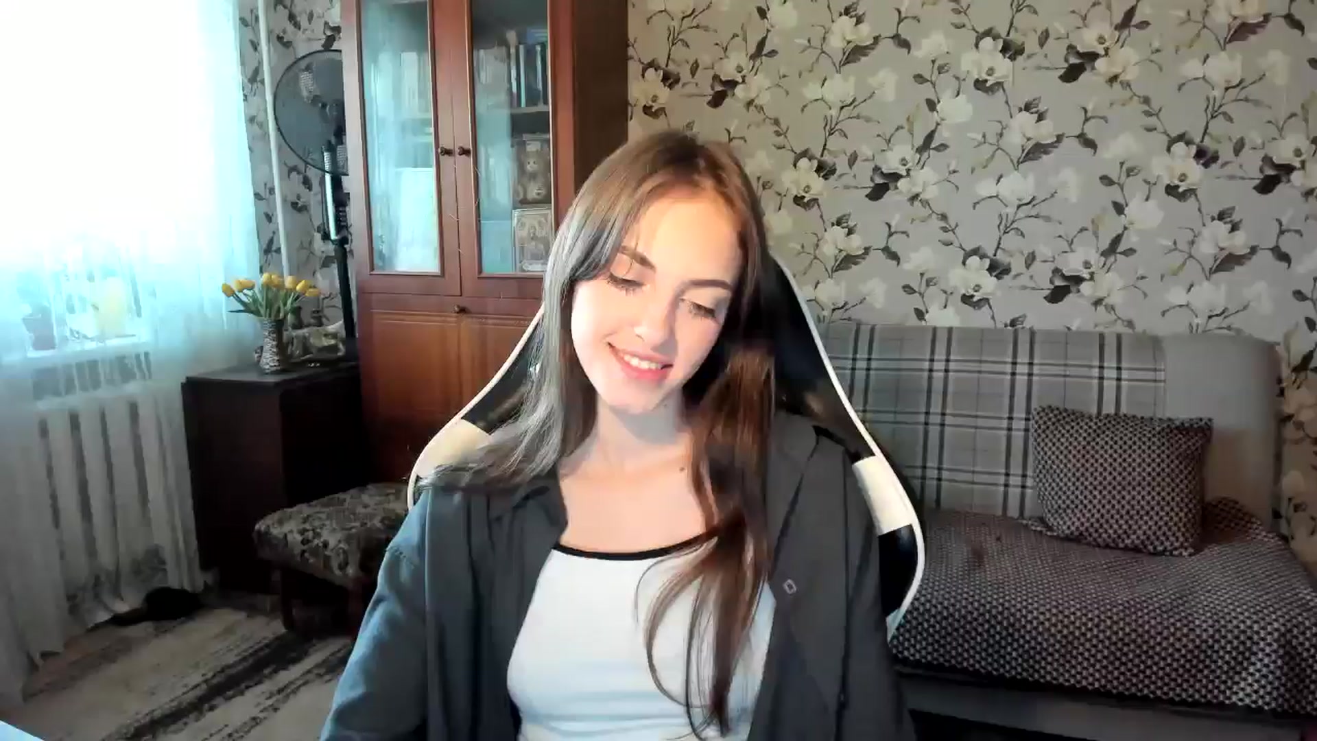 Gallery image thumbnail from Dashamoxy's myfreecams stream on, 10/14/2025, 12:42 image 5 of 20