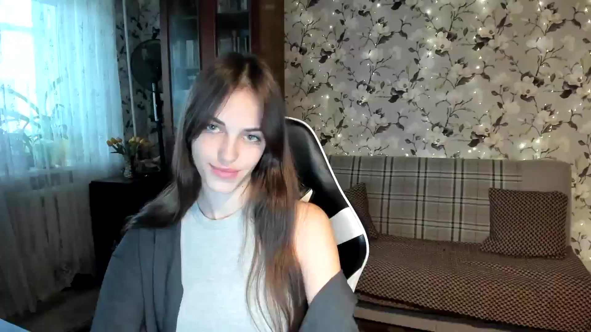 Gallery image thumbnail from Dashamoxy's myfreecams stream on, 10/17/2025, 15:21 image 6 of 20
