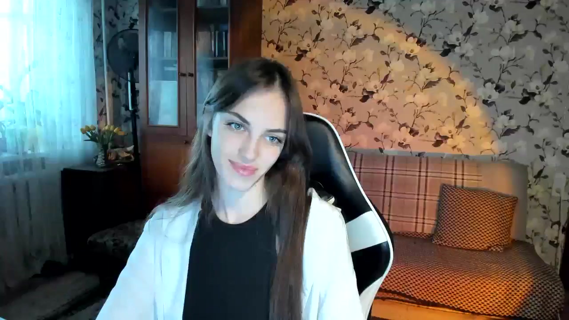 Gallery image thumbnail from Dashamoxy's myfreecams stream on, 10/19/2025, 11:39 image 11 of 20