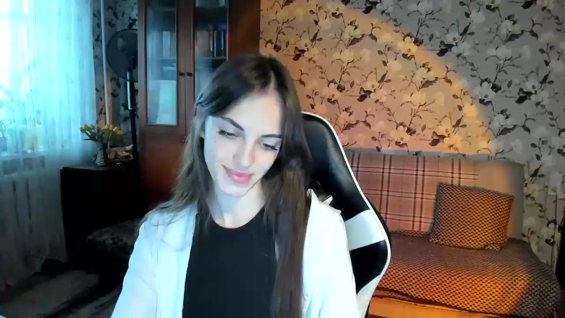 Gallery image thumbnail from Dashamoxy's myfreecams stream on, 10/19/2025, 11:39 image 13 of 20