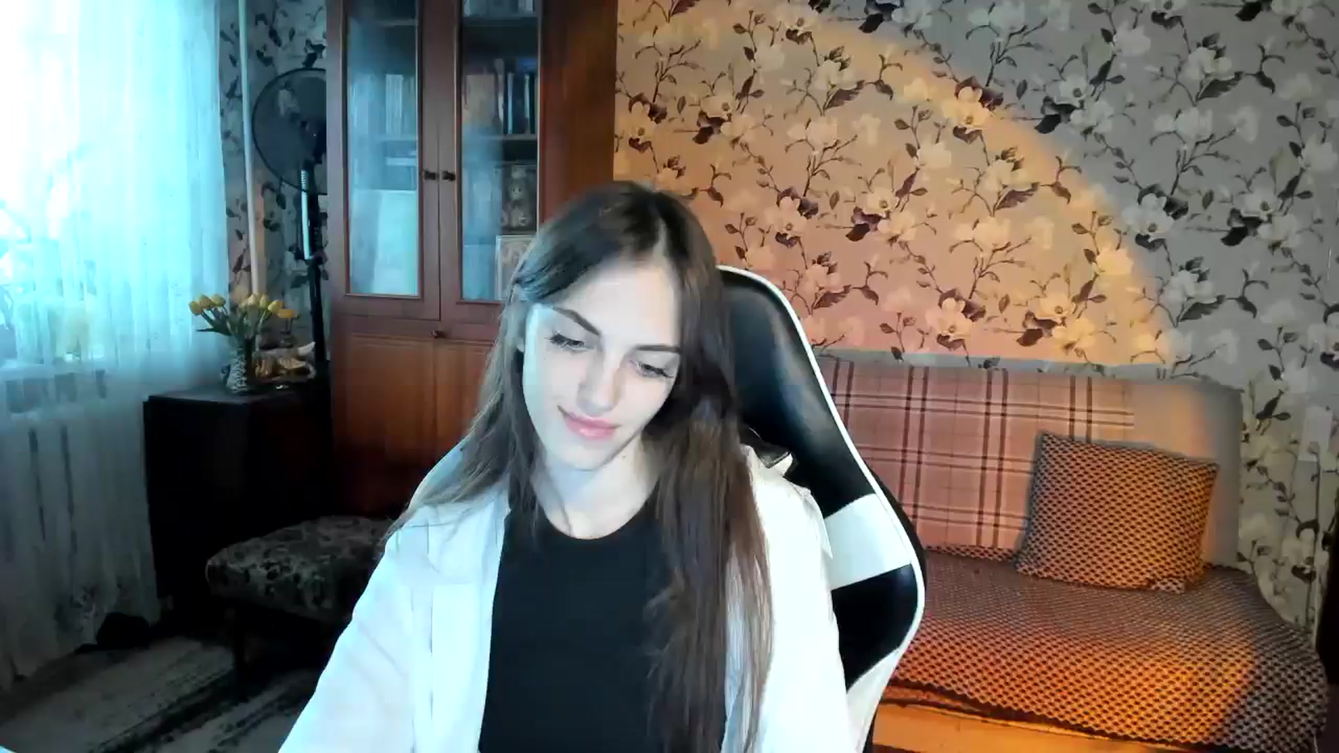 Gallery image thumbnail from Dashamoxy's myfreecams stream on, 10/19/2025, 11:39 image 8 of 20