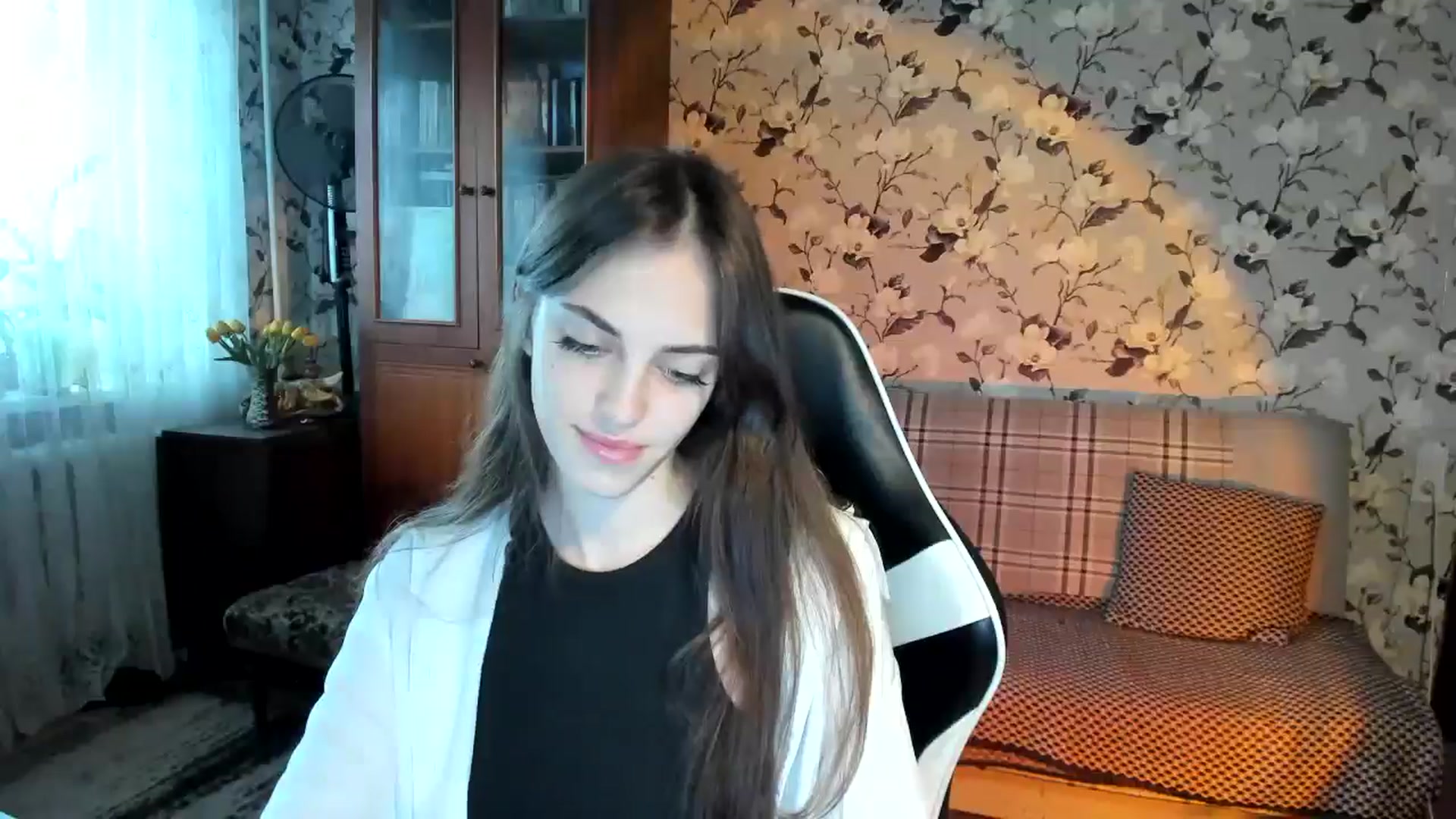 Gallery image thumbnail from Dashamoxy's myfreecams stream on, 10/19/2025, 11:39 image 4 of 20