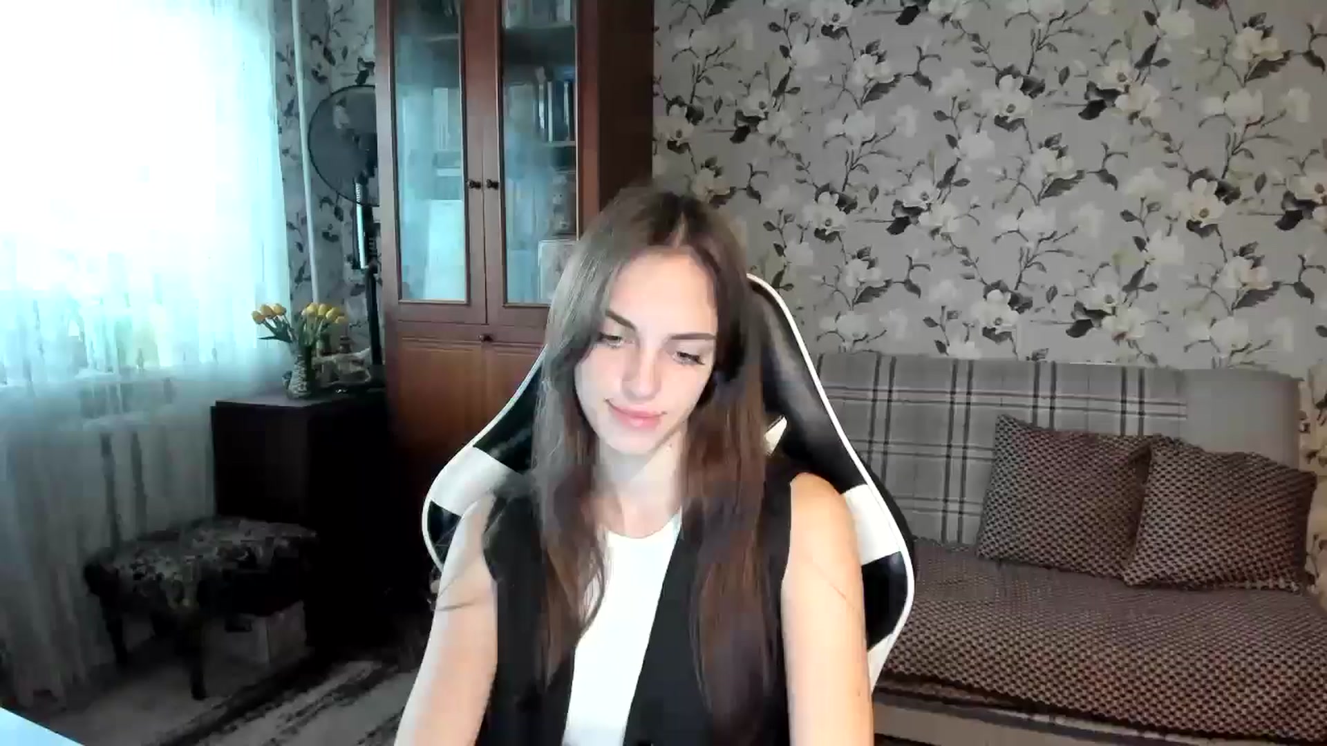 Gallery image thumbnail from Dashamoxy's myfreecams stream on, 10/21/2025, 11:59 image 18 of 20