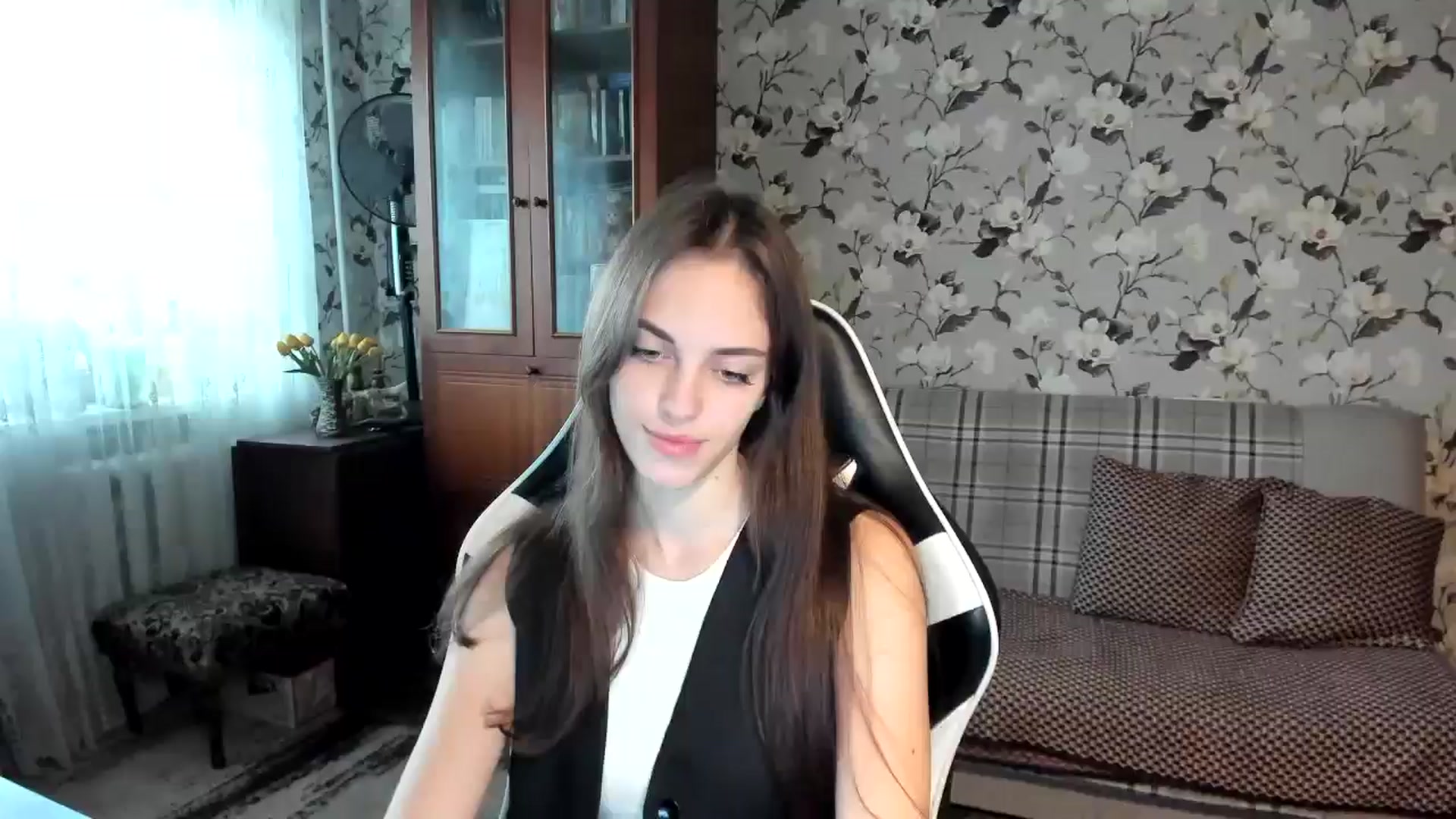 Gallery image thumbnail from Dashamoxy's myfreecams stream on, 10/21/2025, 11:59 image 10 of 20