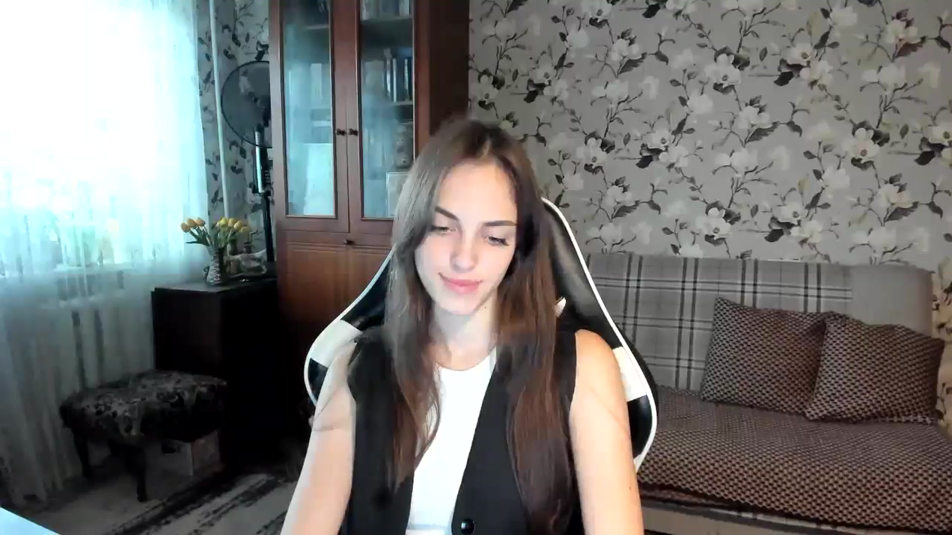 Gallery image thumbnail from Dashamoxy's myfreecams stream on, 10/21/2025, 11:59 image 19 of 20