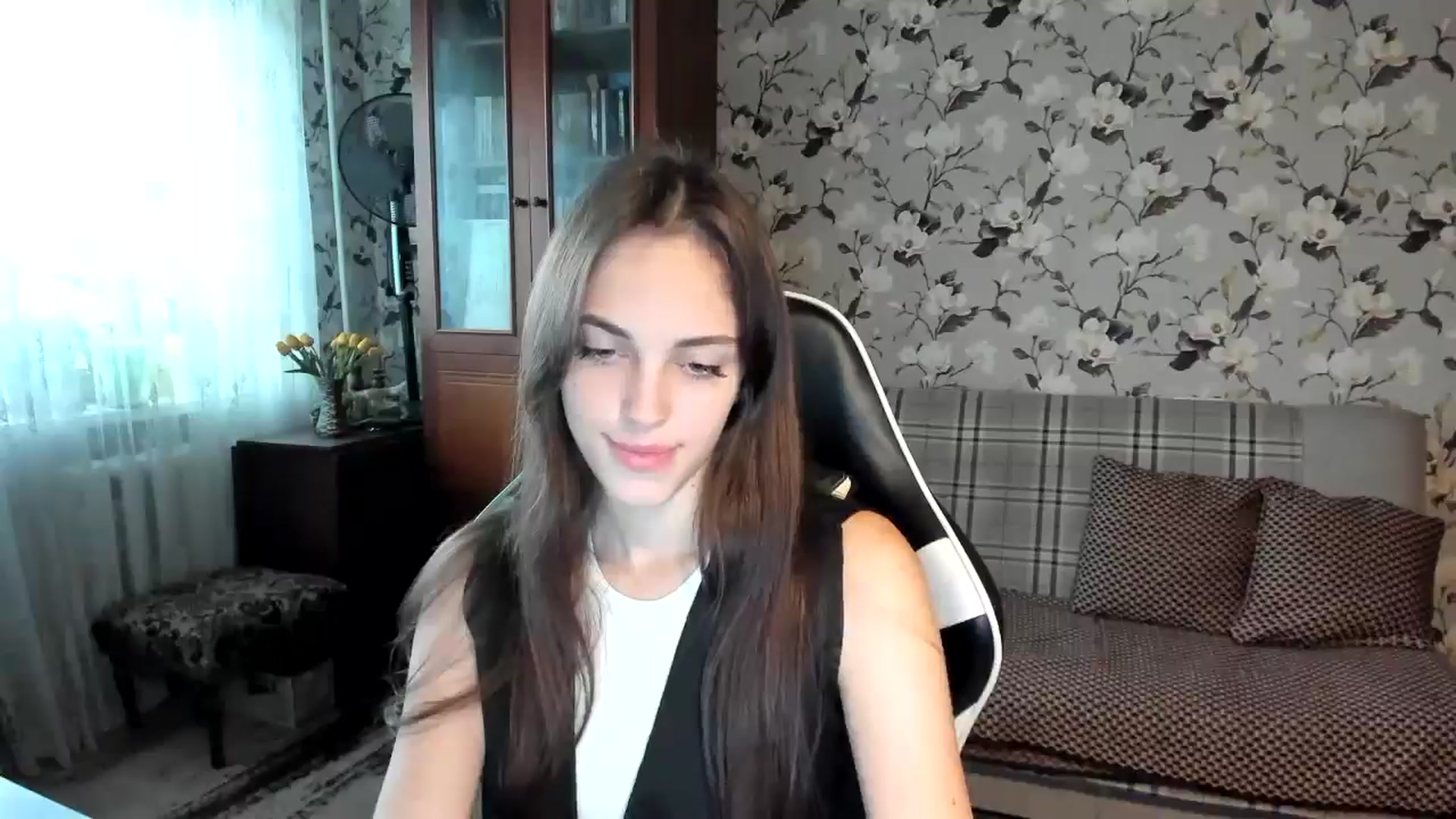 Gallery image thumbnail from Dashamoxy's myfreecams stream on, 10/21/2025, 11:59 image 13 of 20