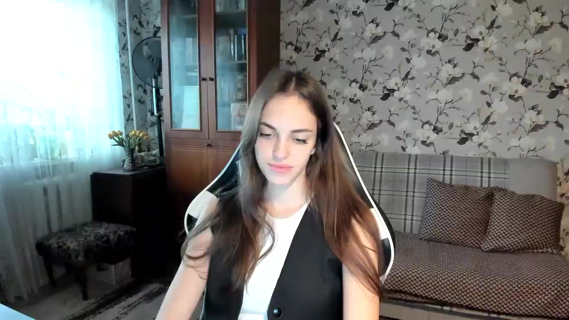 Gallery image thumbnail from Dashamoxy's myfreecams stream on, 10/21/2025, 11:59 image 4 of 20