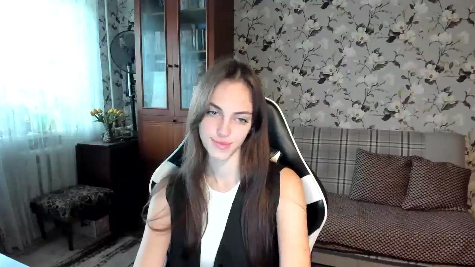 Gallery image thumbnail from Dashamoxy's myfreecams stream on, 10/21/2025, 11:59 image 14 of 20