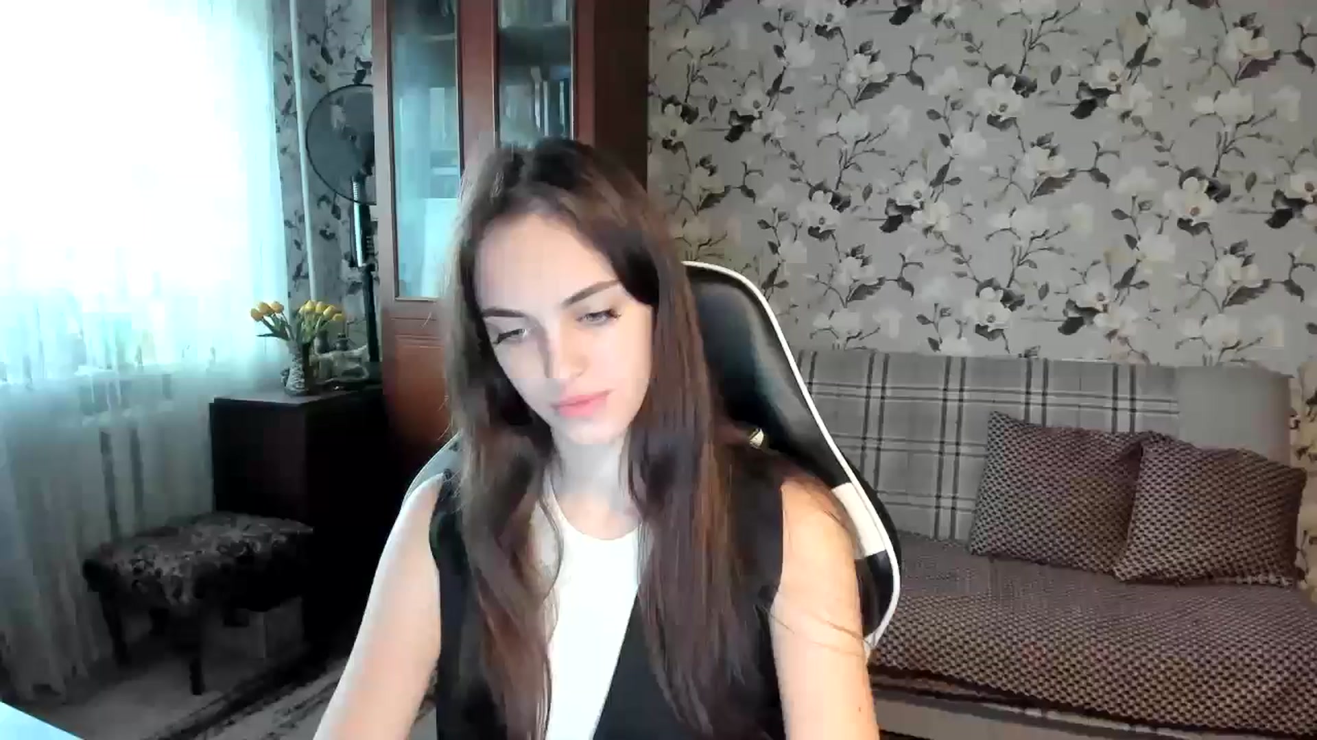 Gallery image thumbnail from Dashamoxy's myfreecams stream on, 10/21/2025, 11:59 image 8 of 20