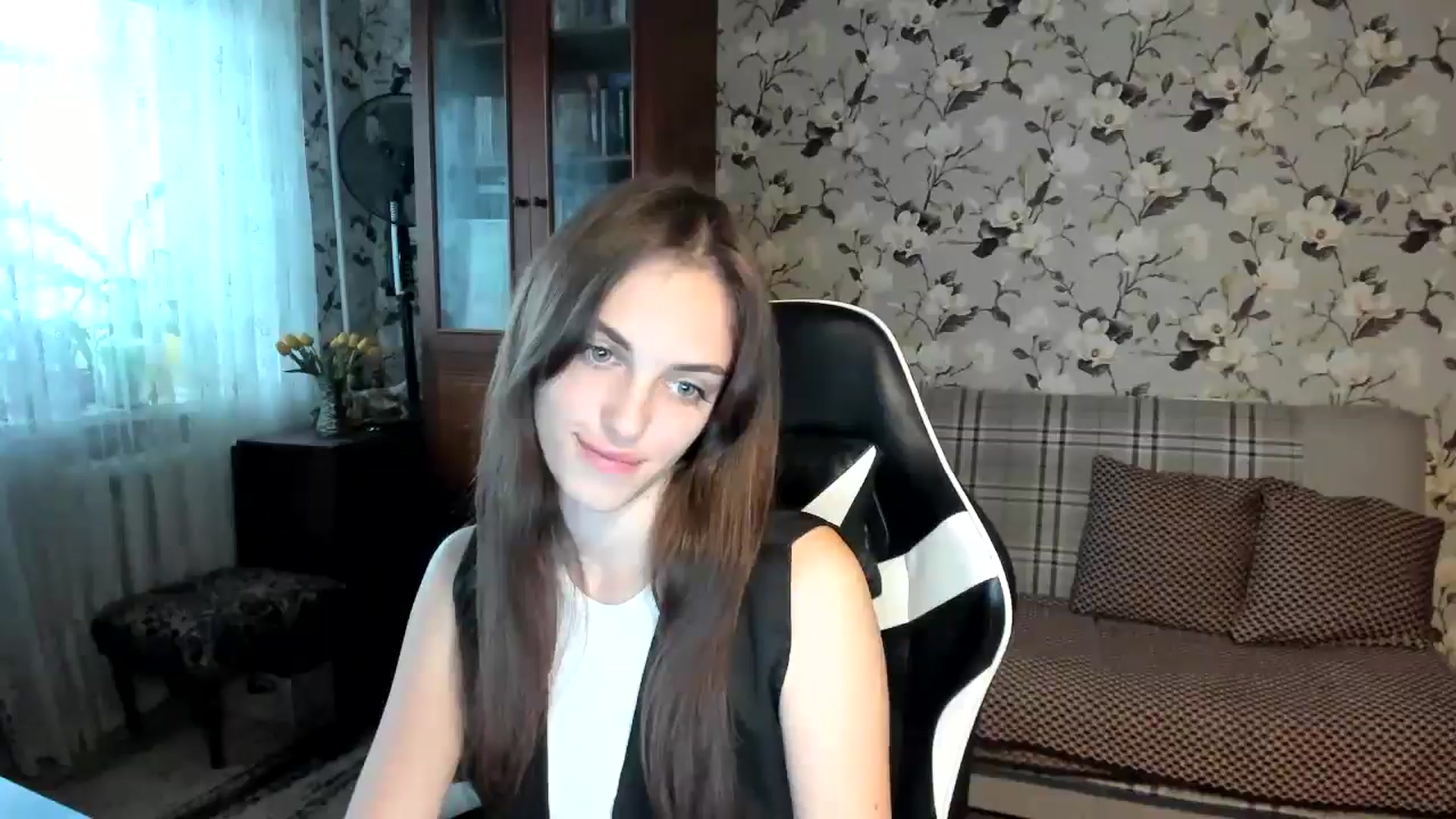 Gallery image thumbnail from Dashamoxy's myfreecams stream on, 10/21/2025, 13:44 image 10 of 20