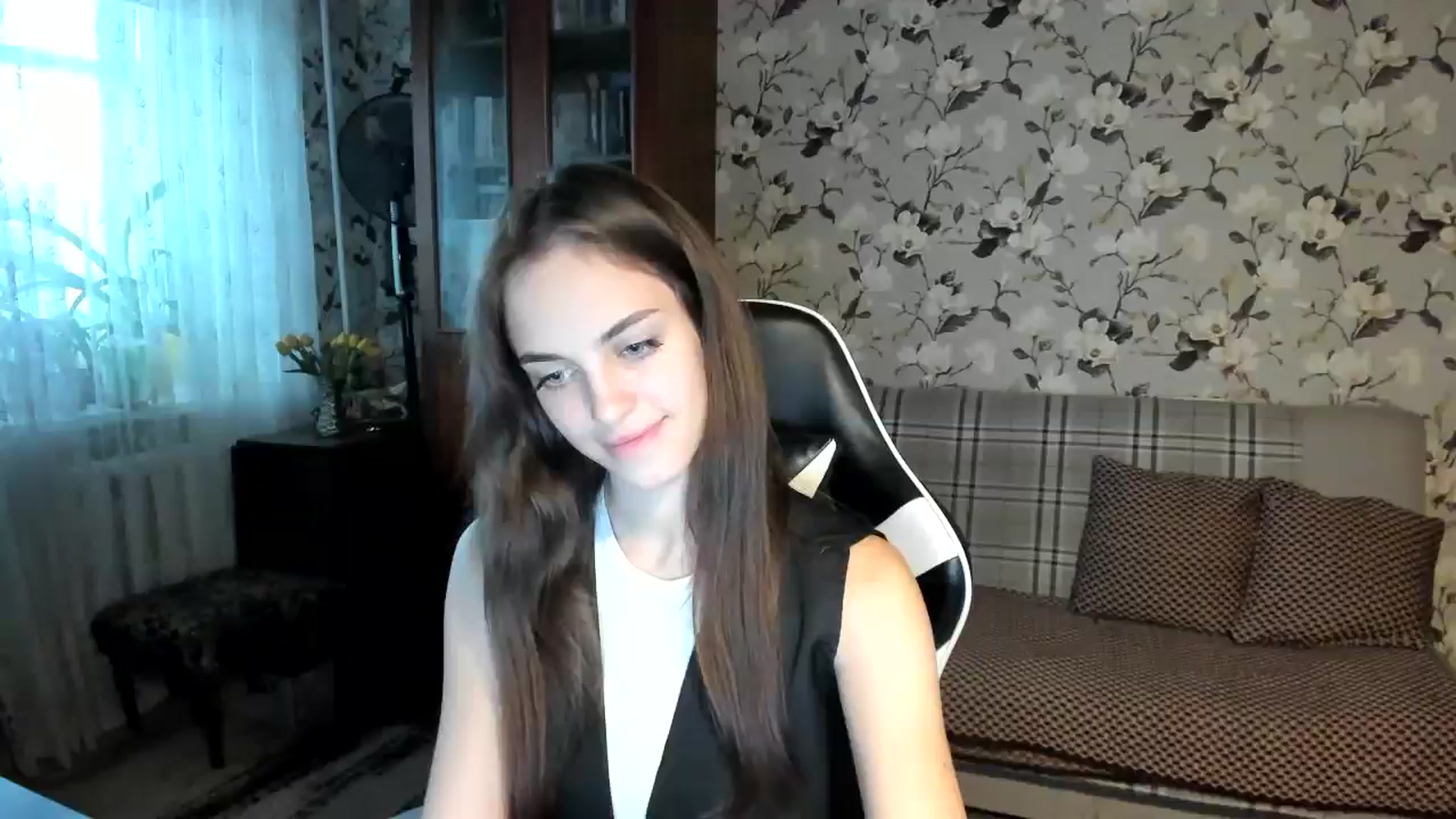 Gallery image thumbnail from Dashamoxy's myfreecams stream on, 10/21/2025, 13:44 image 15 of 20