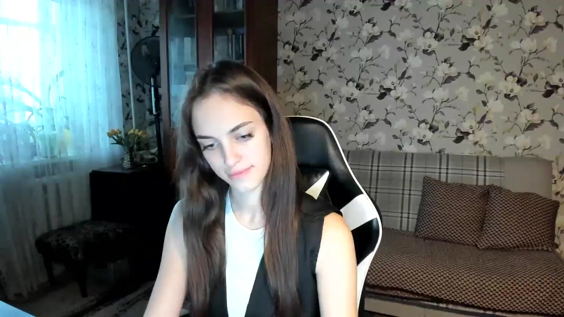 Gallery image thumbnail from Dashamoxy's myfreecams stream on, 10/21/2025, 13:44 image 13 of 20