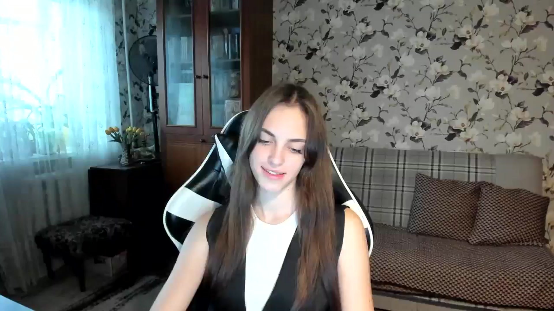Gallery image thumbnail from Dashamoxy's myfreecams stream on, 10/21/2025, 13:44 image 1 of 20