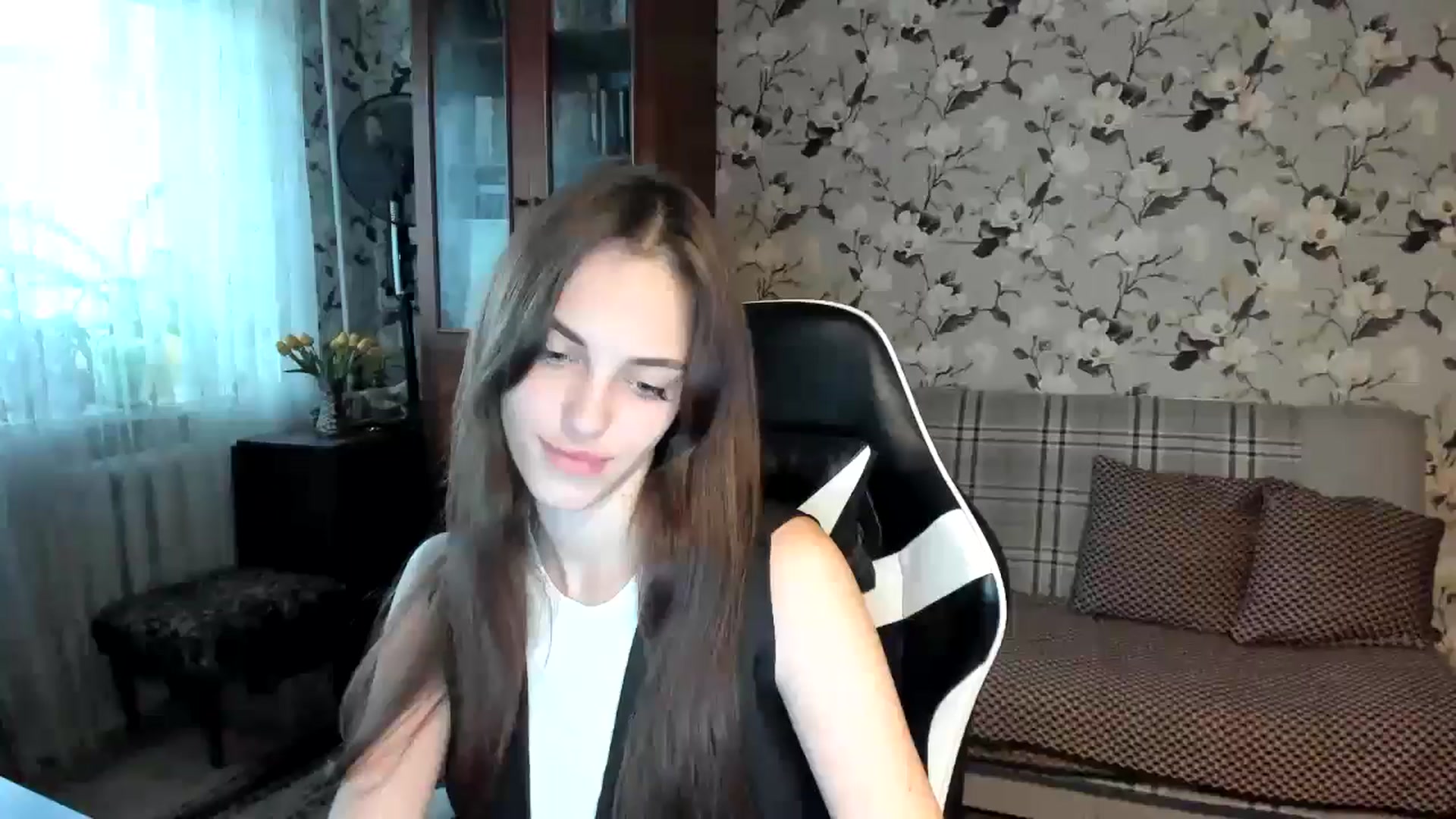 Gallery image thumbnail from Dashamoxy's myfreecams stream on, 10/21/2025, 13:44 image 8 of 20