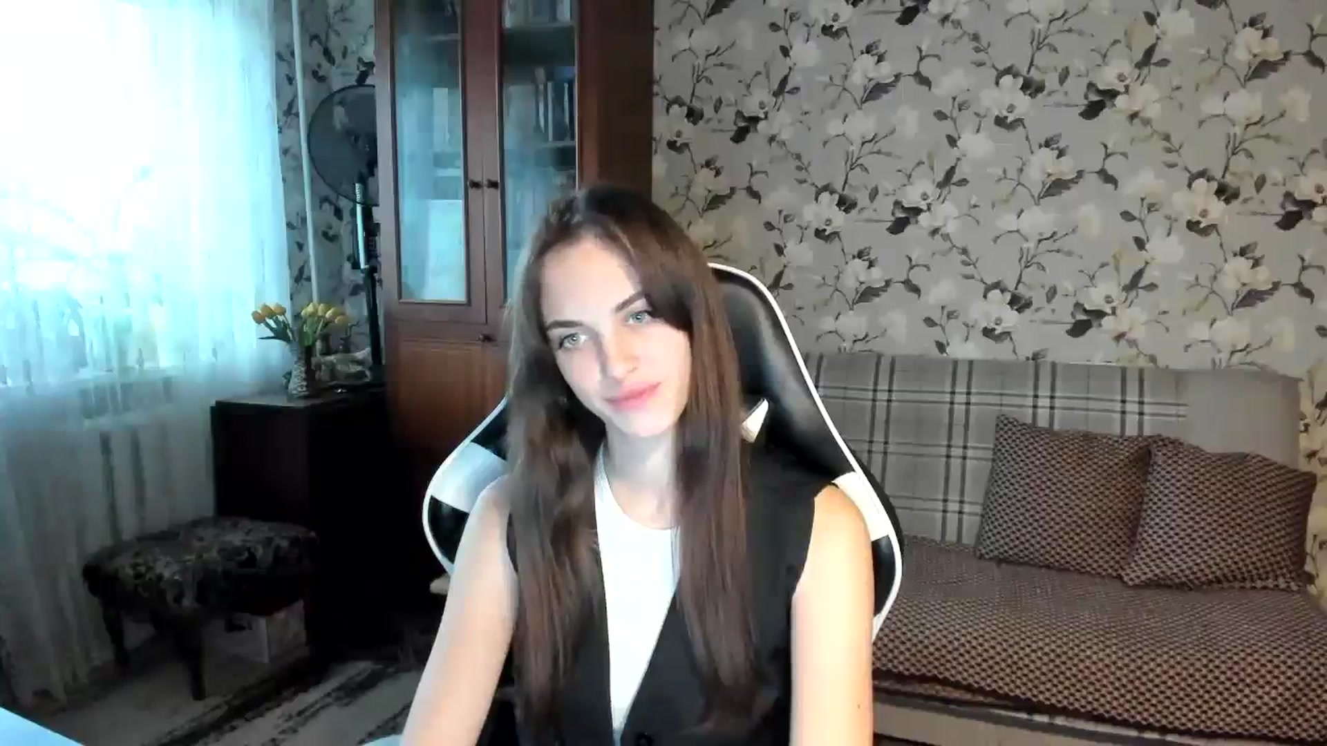 Gallery image thumbnail from Dashamoxy's myfreecams stream on, 10/21/2025, 13:44 image 5 of 20