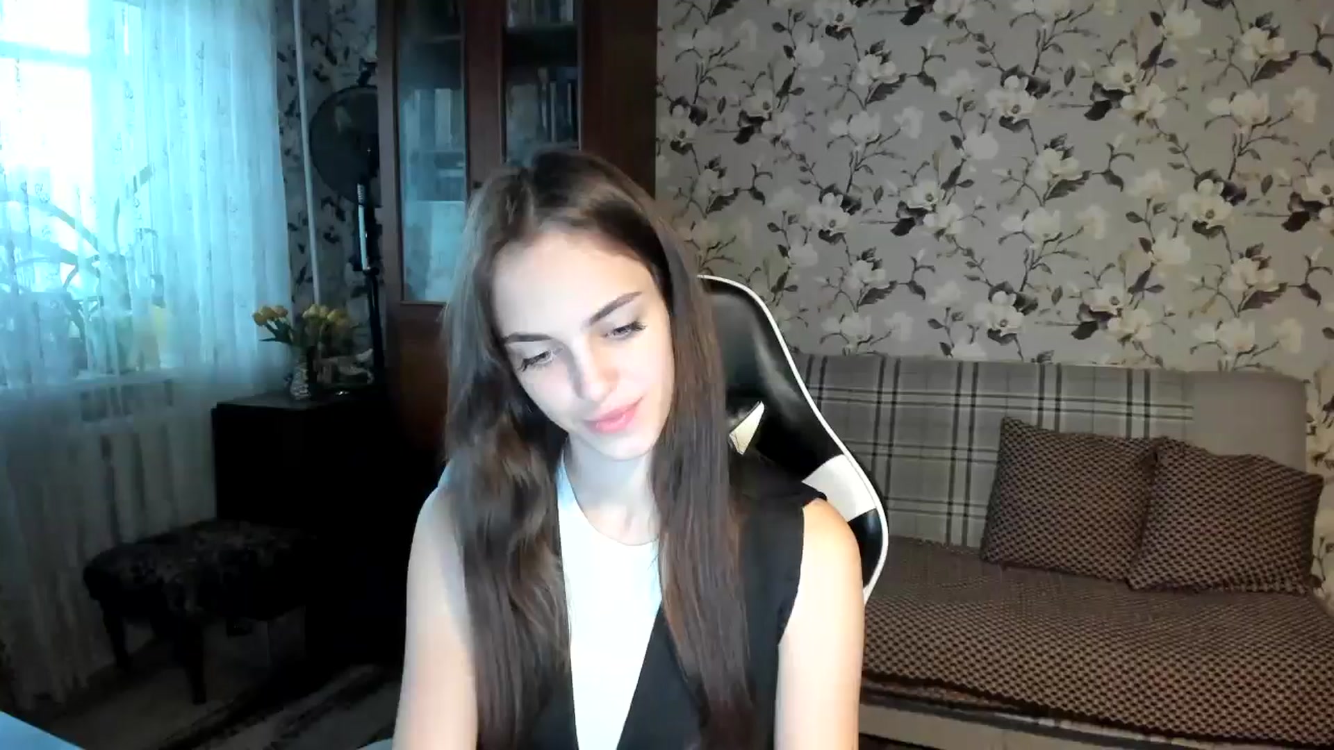 Gallery image thumbnail from Dashamoxy's myfreecams stream on, 10/21/2025, 13:44 image 16 of 20