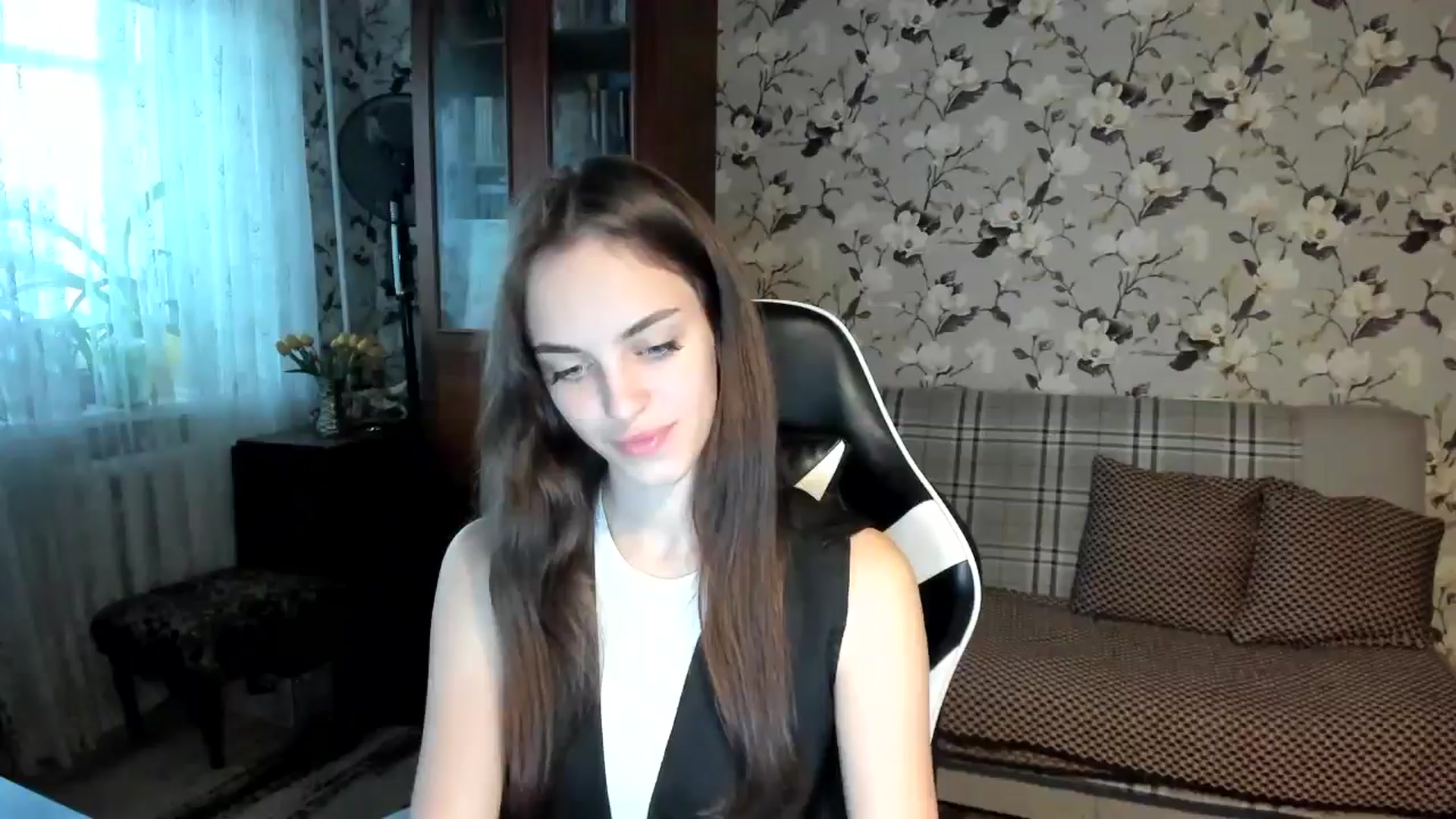 Gallery image thumbnail from Dashamoxy's myfreecams stream on, 10/21/2025, 13:44 image 14 of 20