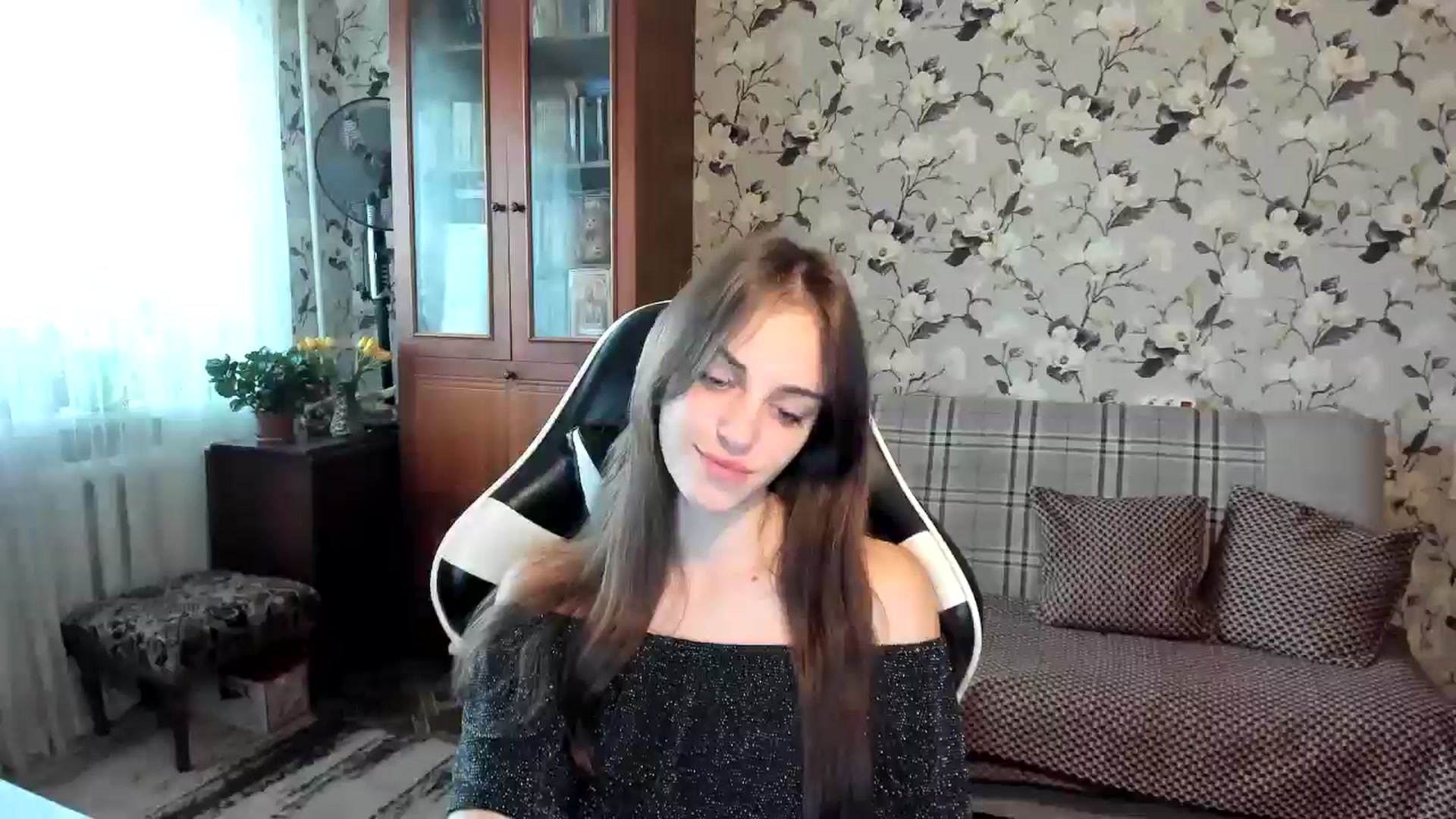 Gallery image thumbnail from Dashamoxy's myfreecams stream on, 10/23/2025, 13:14 image 6 of 20