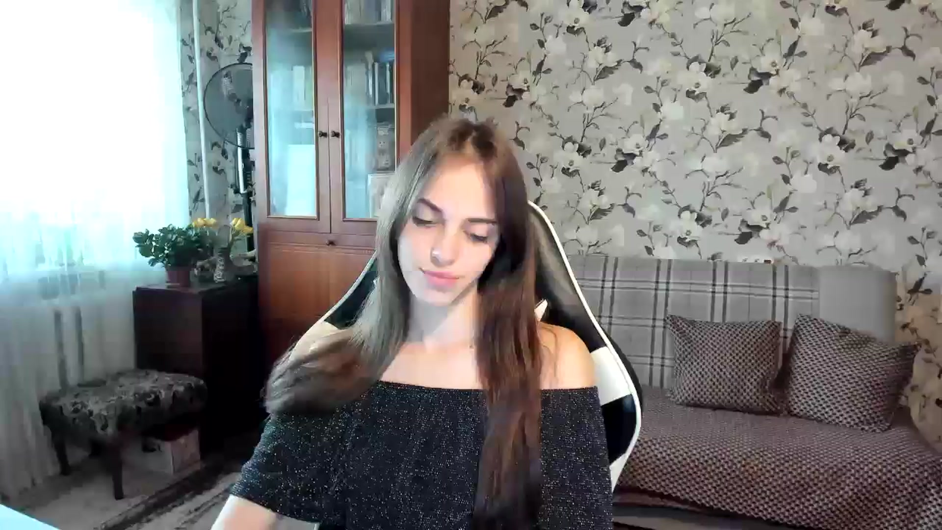 Gallery image thumbnail from Dashamoxy's myfreecams stream on, 10/23/2025, 13:14 image 8 of 20