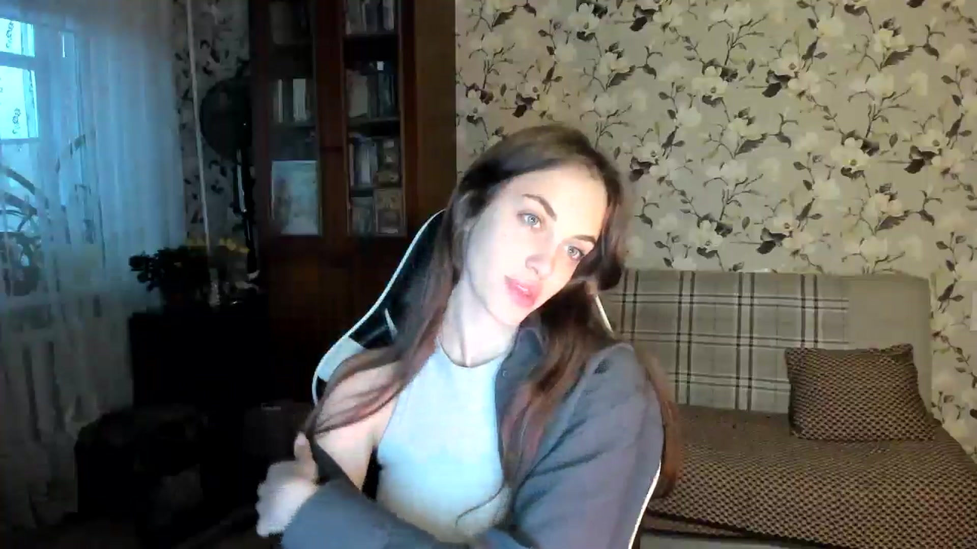 Gallery image thumbnail from Dashamoxy's myfreecams stream on, 10/27/2025, 14:17 image 6 of 20