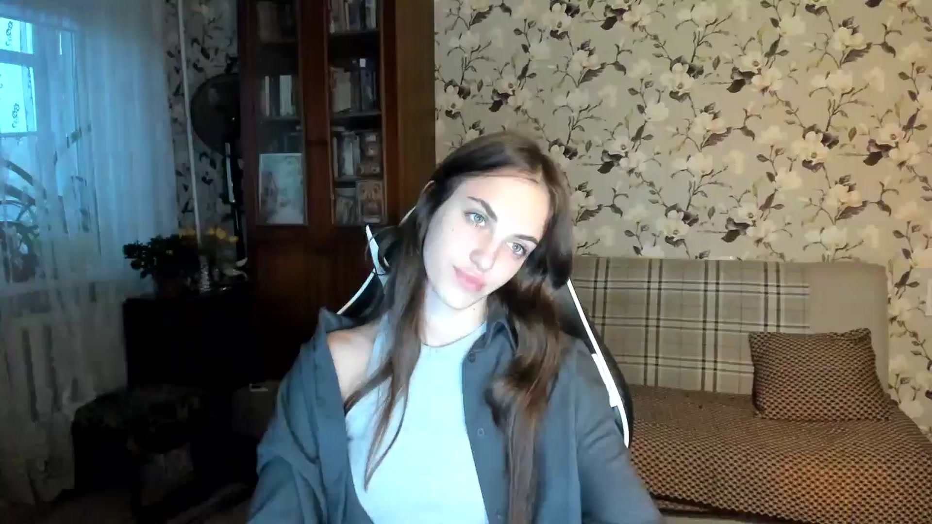 Gallery image thumbnail from Dashamoxy's myfreecams stream on, 10/27/2025, 14:17 image 16 of 20