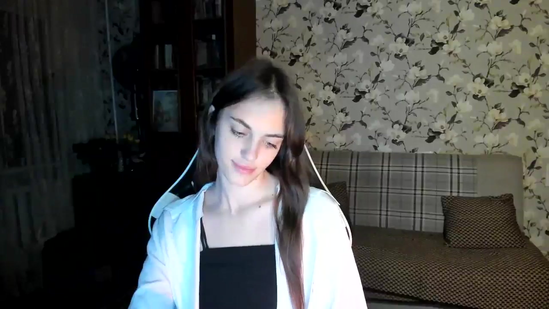 Gallery image thumbnail from Dashamoxy's myfreecams stream on, 10/27/2025, 15:26 image 13 of 20