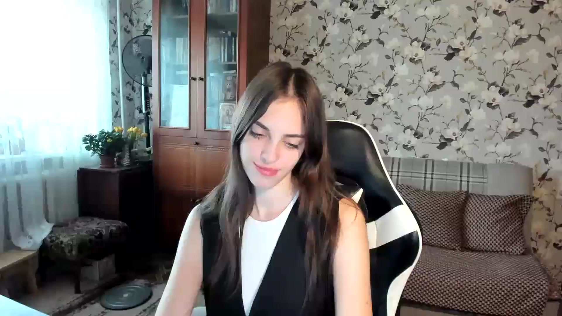 Gallery image thumbnail from Dashamoxy's myfreecams stream on, 11/05/2025, 11:11 image 10 of 20