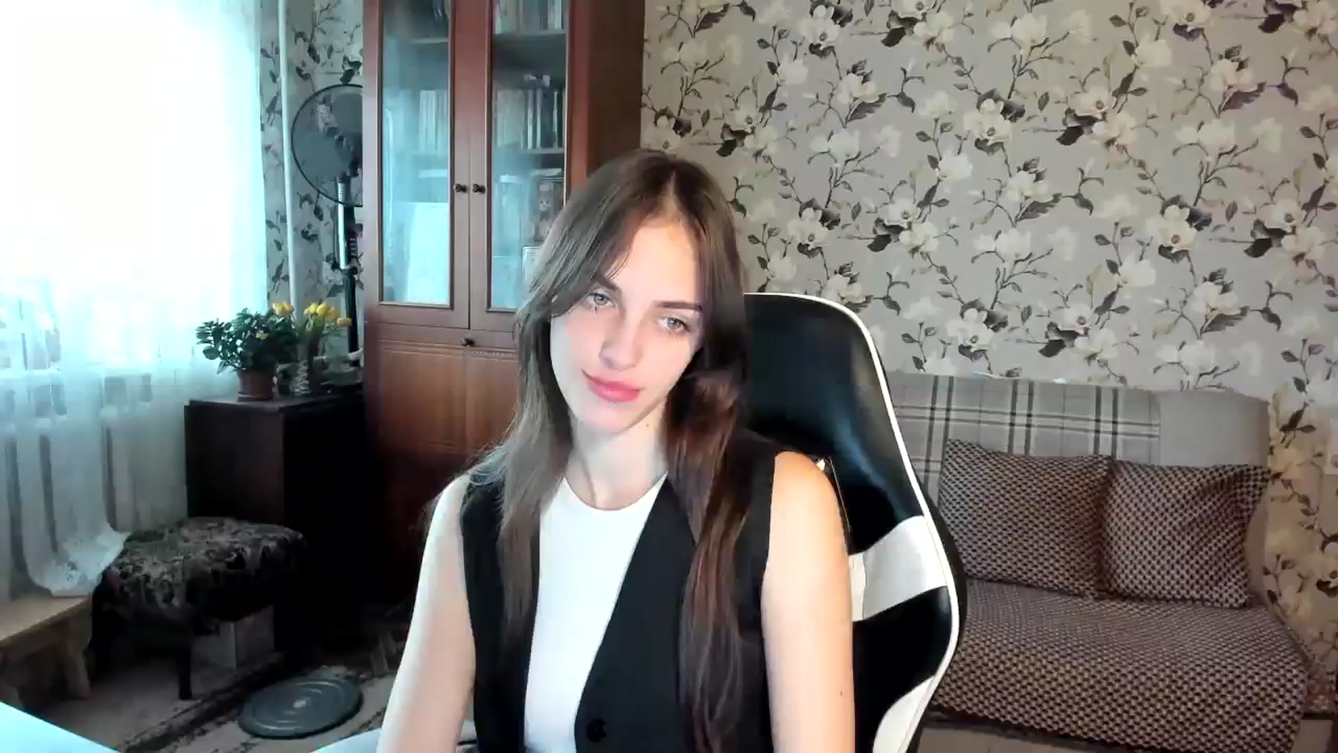 Gallery image thumbnail from Dashamoxy's myfreecams stream on, 11/05/2025, 11:11 image 1 of 20
