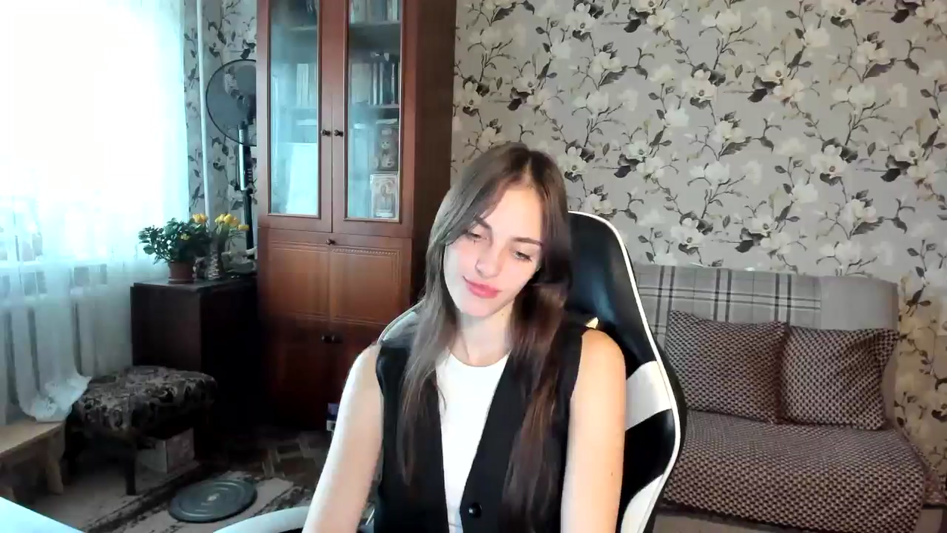 Gallery image thumbnail from Dashamoxy's myfreecams stream on, 11/05/2025, 11:11 image 3 of 20