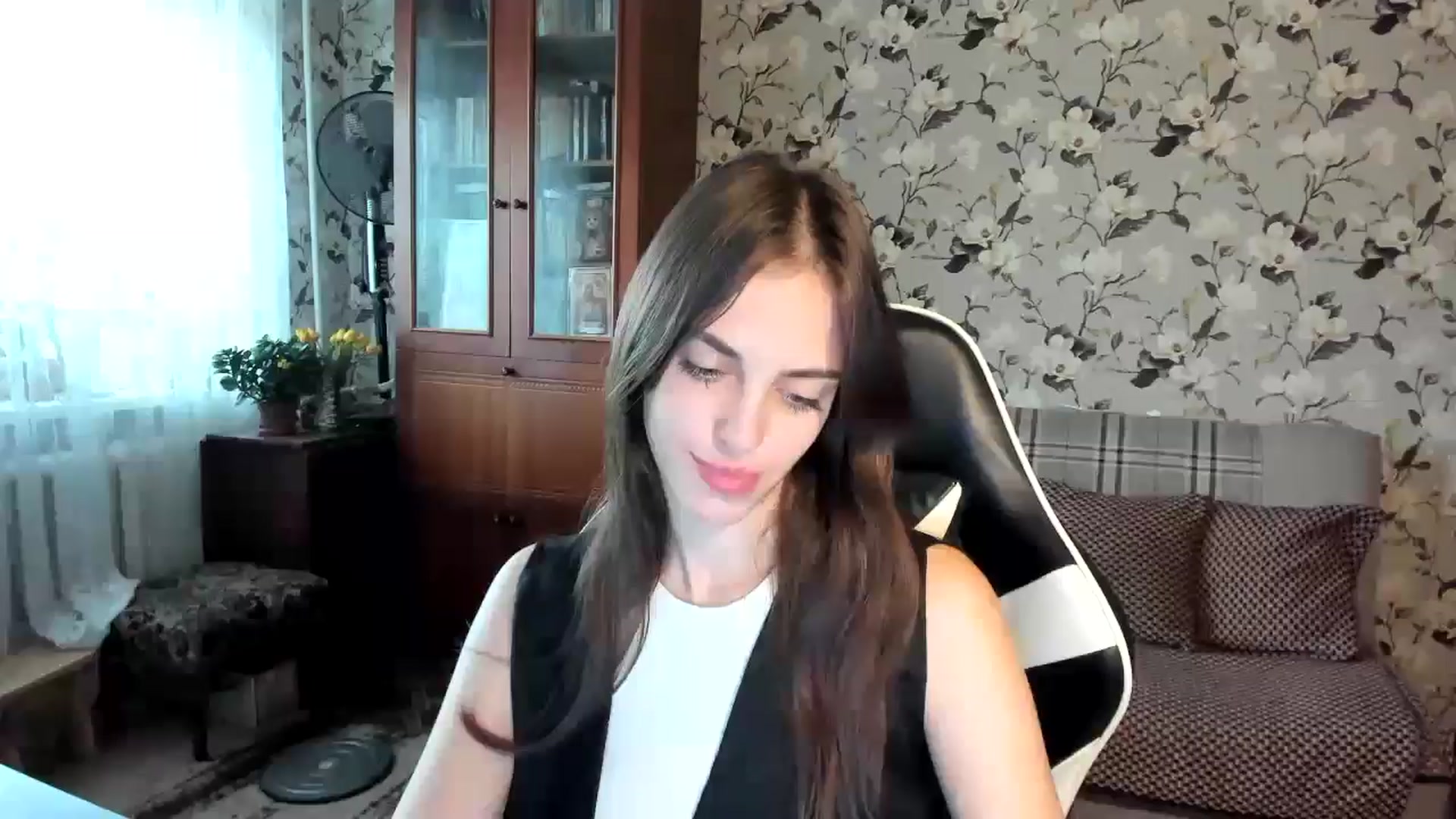 Gallery image thumbnail from Dashamoxy's myfreecams stream on, 11/05/2025, 12:16 image 2 of 20