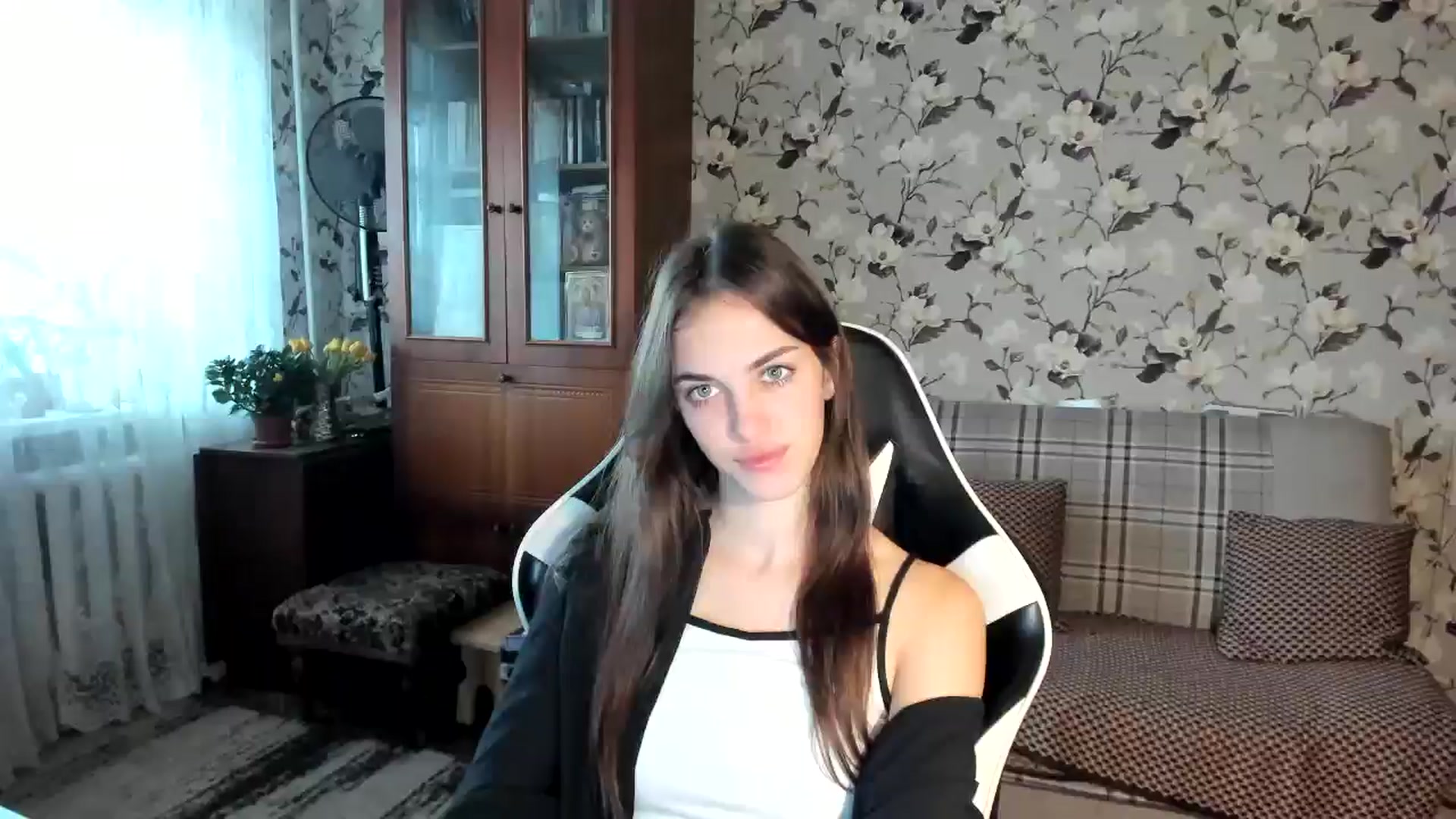 Gallery image thumbnail from Dashamoxy's myfreecams stream on, 11/10/2025, 07:05 image 15 of 20