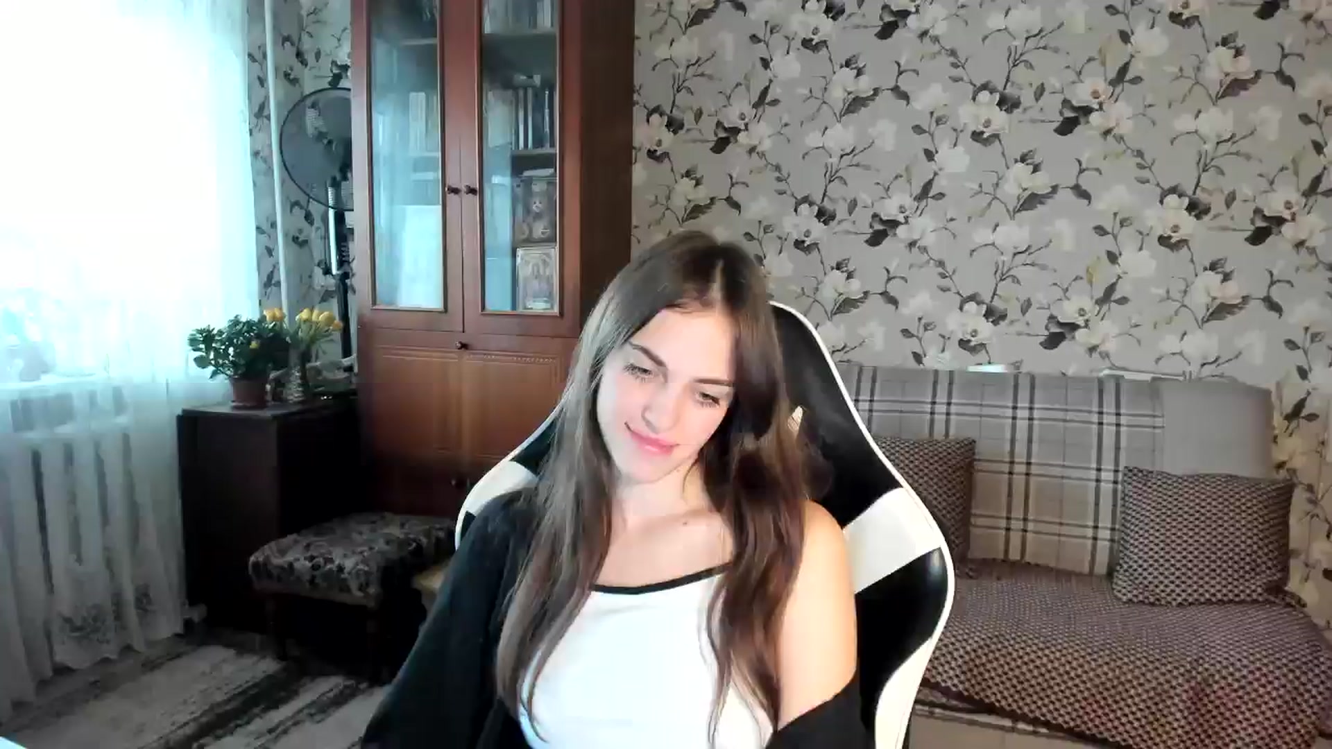 Gallery image thumbnail from Dashamoxy's myfreecams stream on, 11/10/2025, 09:04 image 13 of 20
