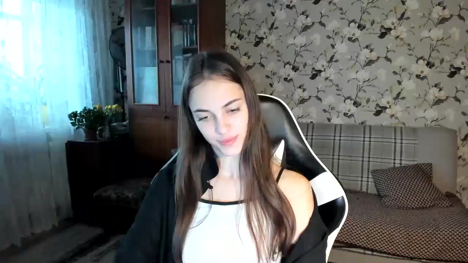 Gallery image thumbnail from Dashamoxy's myfreecams stream on, 11/17/2025, 07:34 image 18 of 20