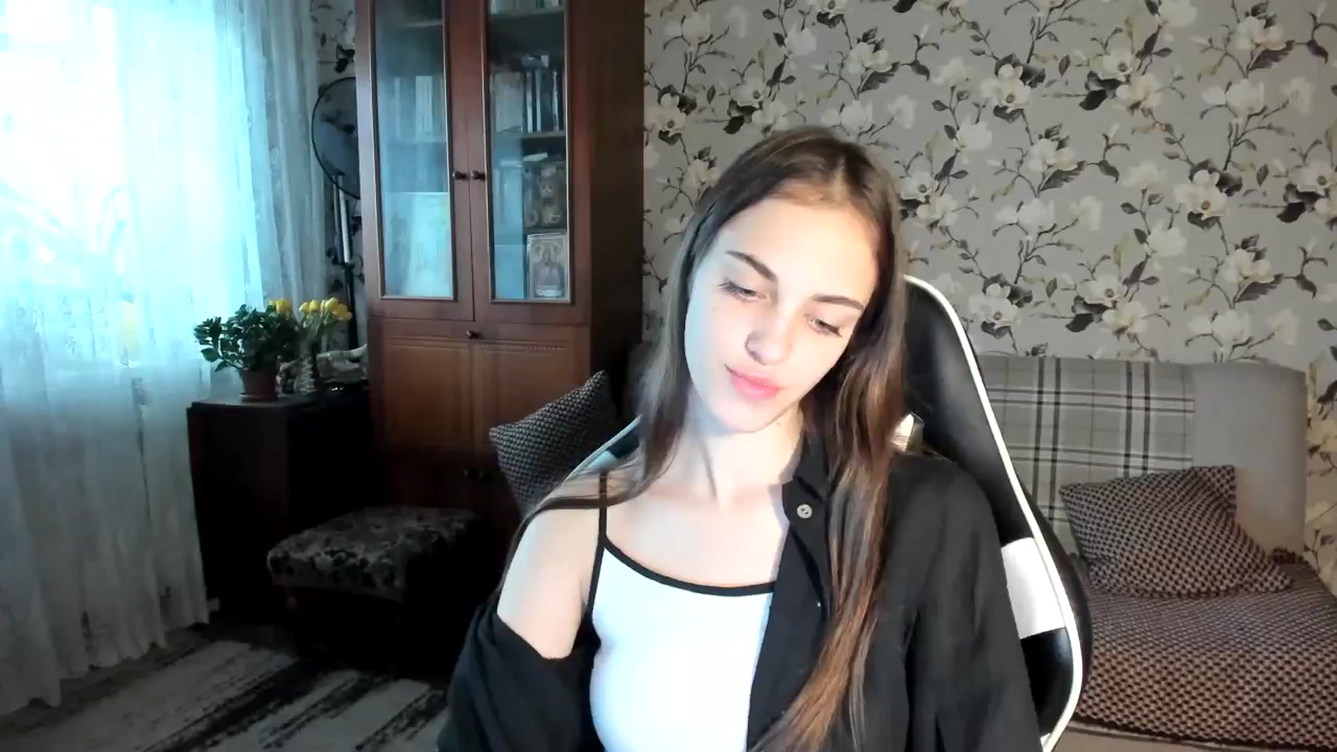 Gallery image thumbnail from Dashamoxy's myfreecams stream on, 11/17/2025, 08:54 image 6 of 20