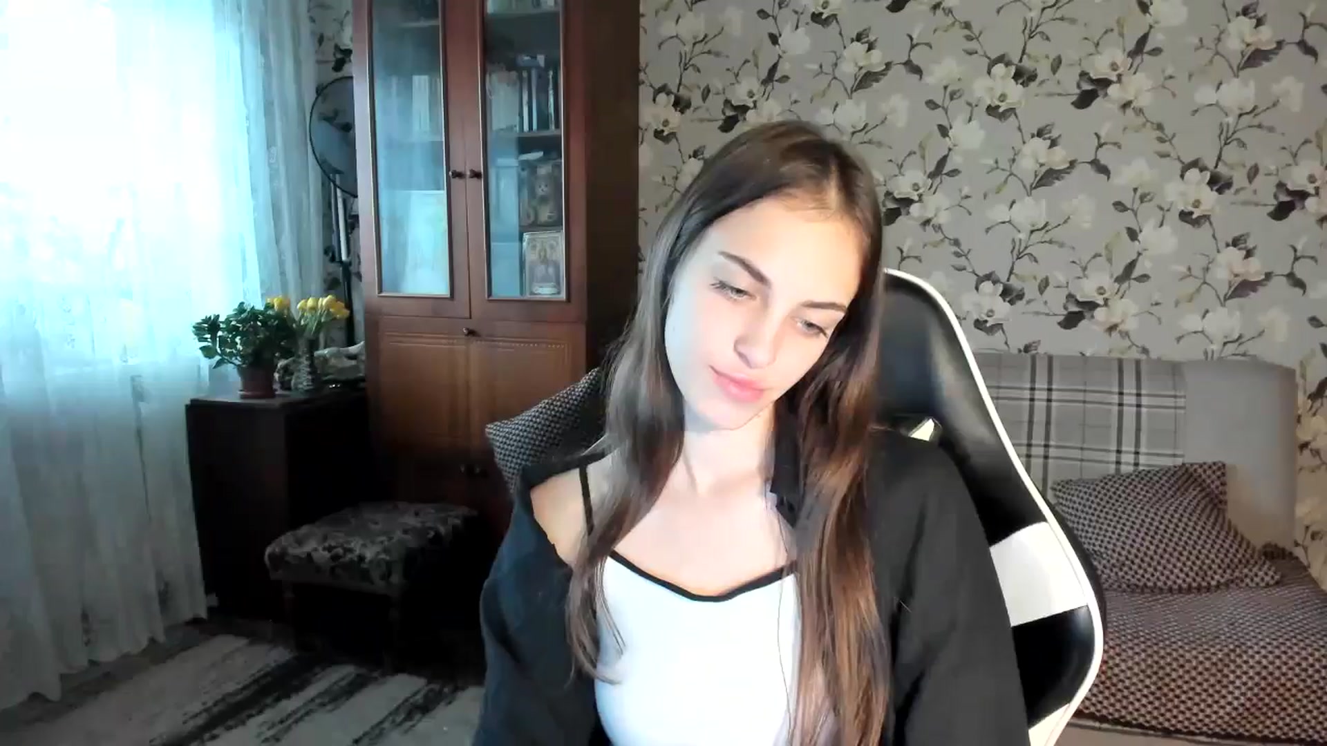 Gallery image thumbnail from Dashamoxy's myfreecams stream on, 11/17/2025, 08:54 image 18 of 20