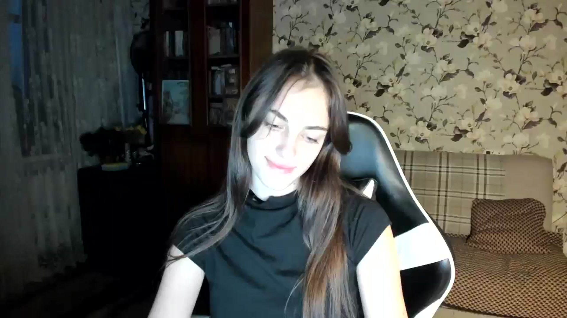 Gallery image thumbnail from Dashamoxy's myfreecams stream on, 11/18/2025, 15:03 image 1 of 20