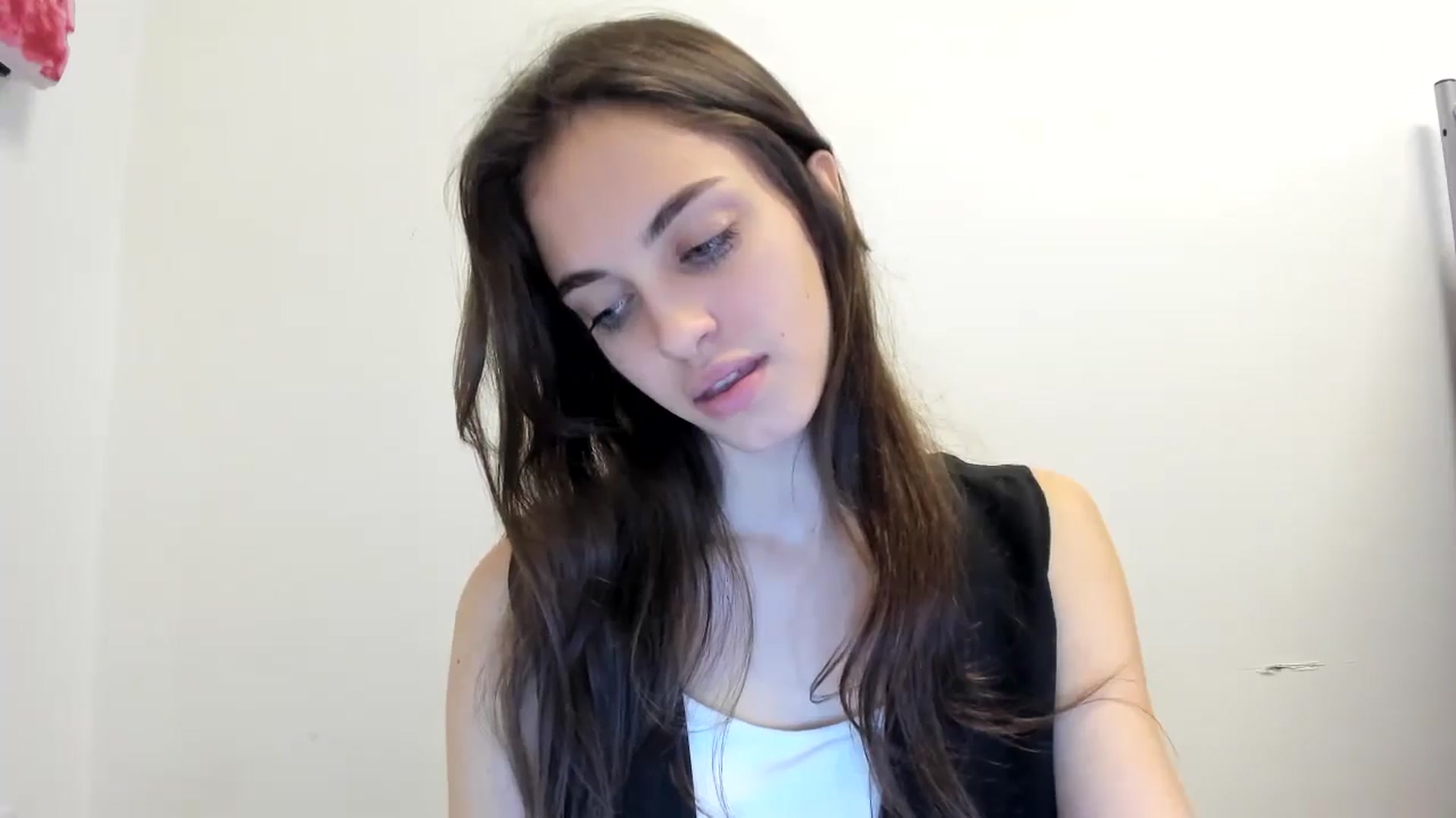 Gallery image thumbnail from Dashamoxy's myfreecams stream on, 12/14/2025, 13:32 image 17 of 20