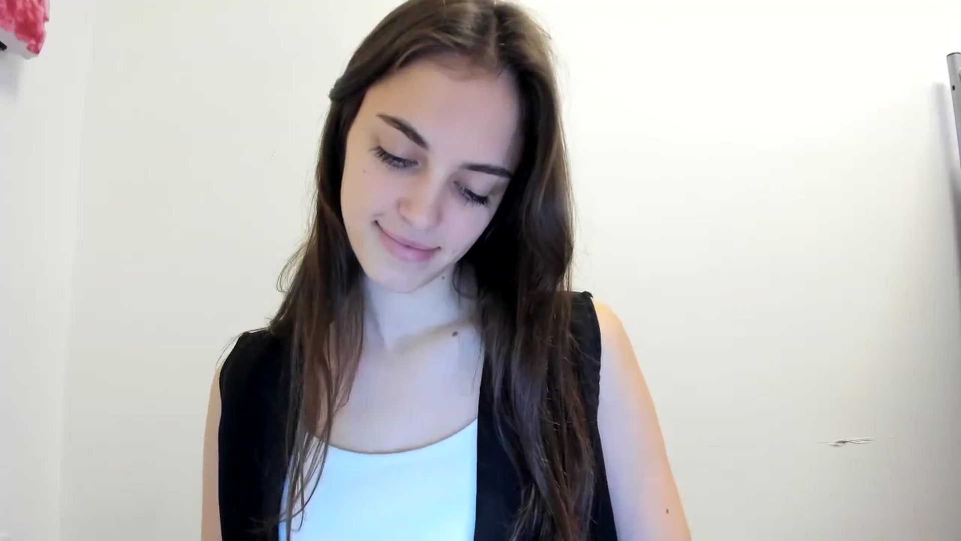 Gallery image thumbnail from Dashamoxy's myfreecams stream on, 12/14/2025, 13:32 image 11 of 20