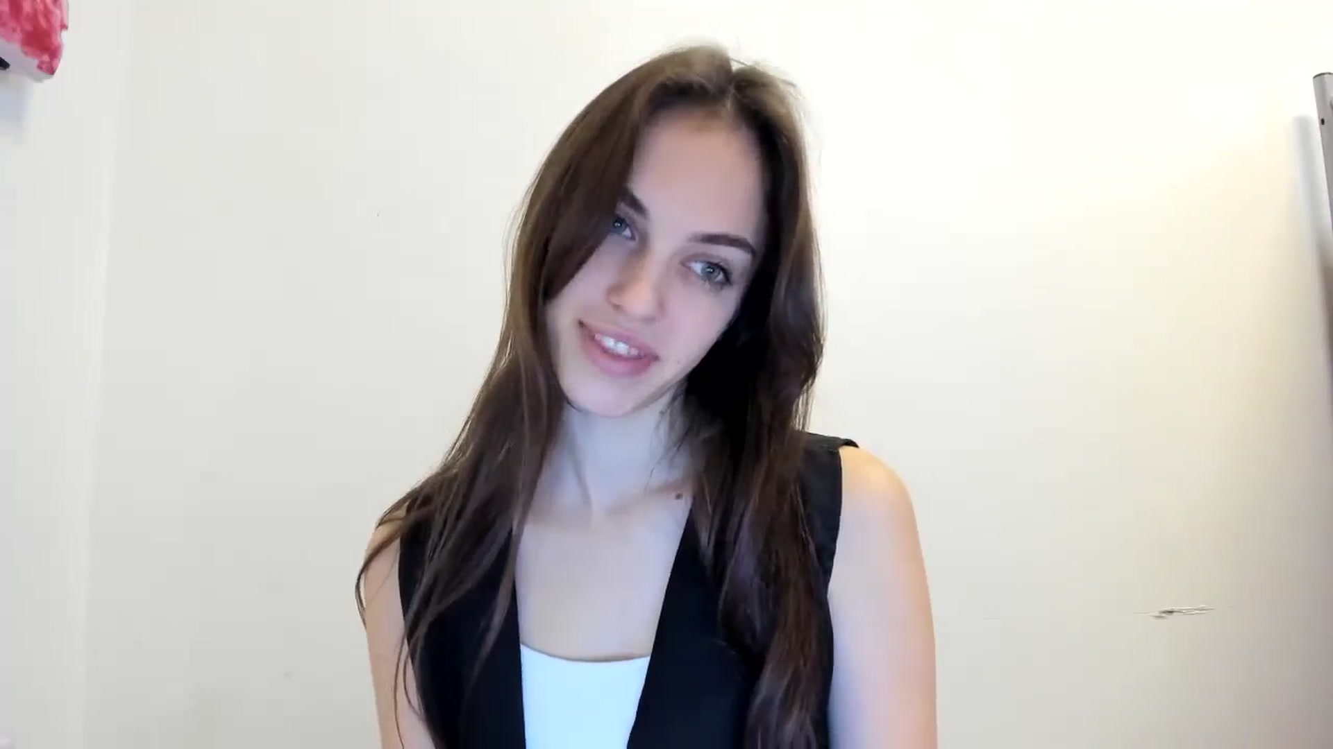 Gallery image thumbnail from Dashamoxy's myfreecams stream on, 12/14/2025, 13:32 image 6 of 20