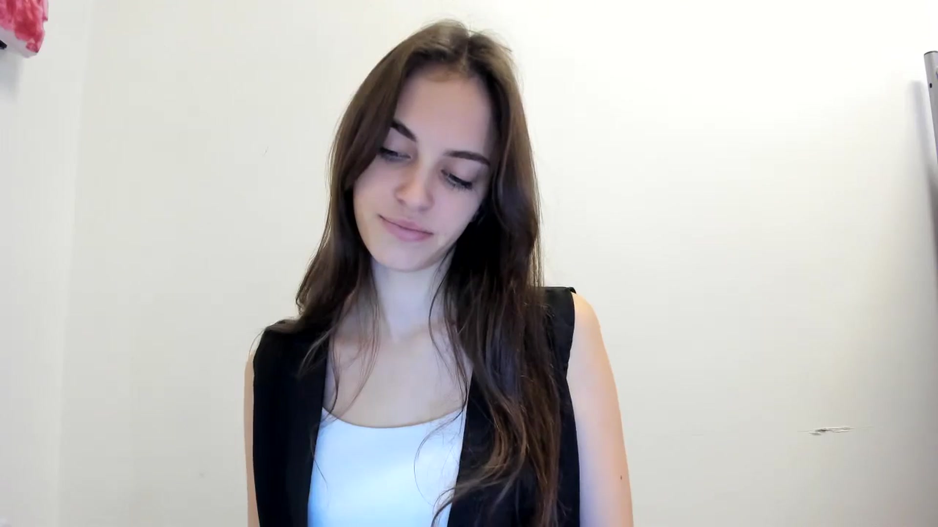 Gallery image thumbnail from Dashamoxy's myfreecams stream on, 12/14/2025, 13:32 image 9 of 20