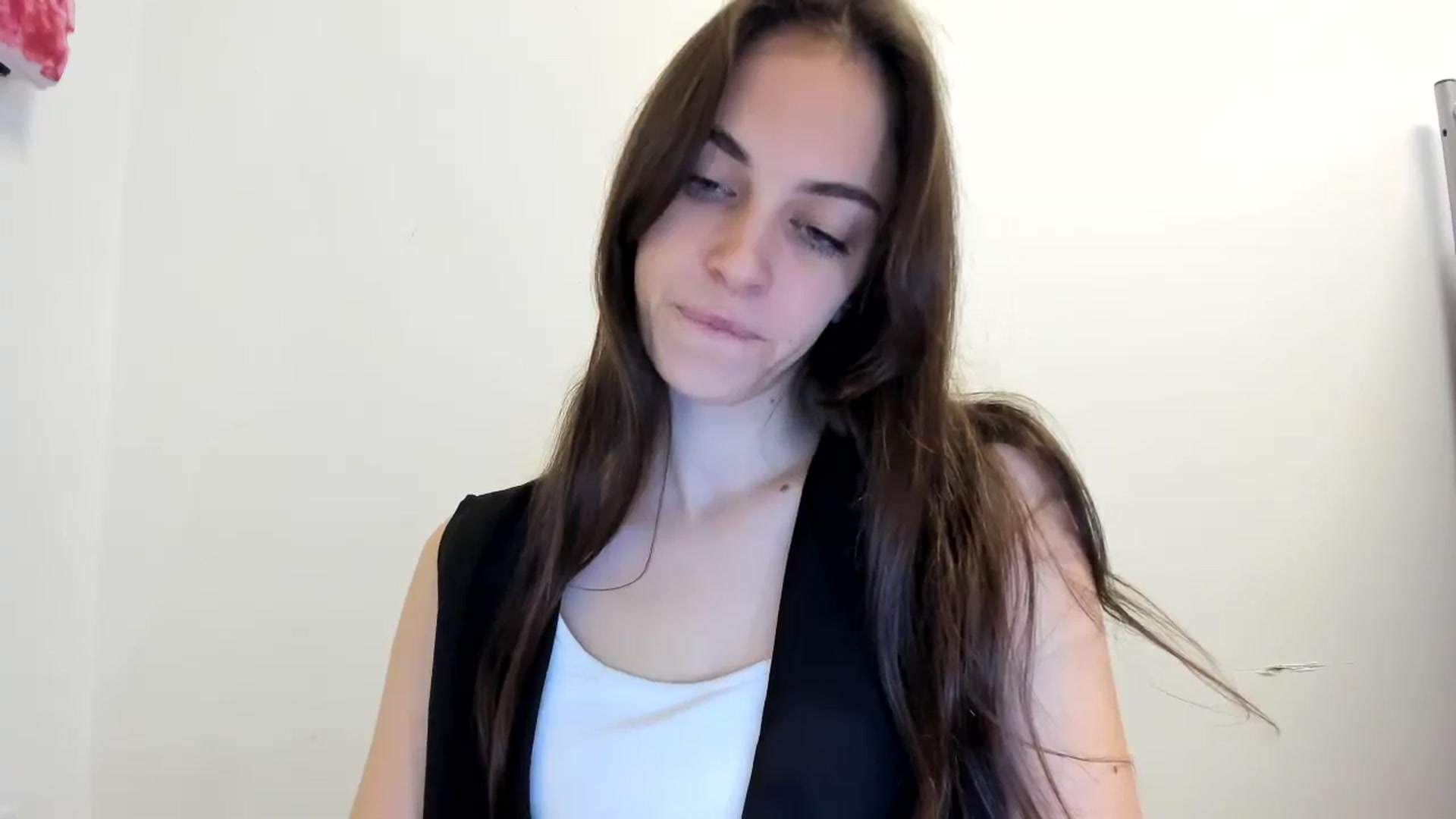 Gallery image thumbnail from Dashamoxy's myfreecams stream on, 12/14/2025, 13:32 image 19 of 20