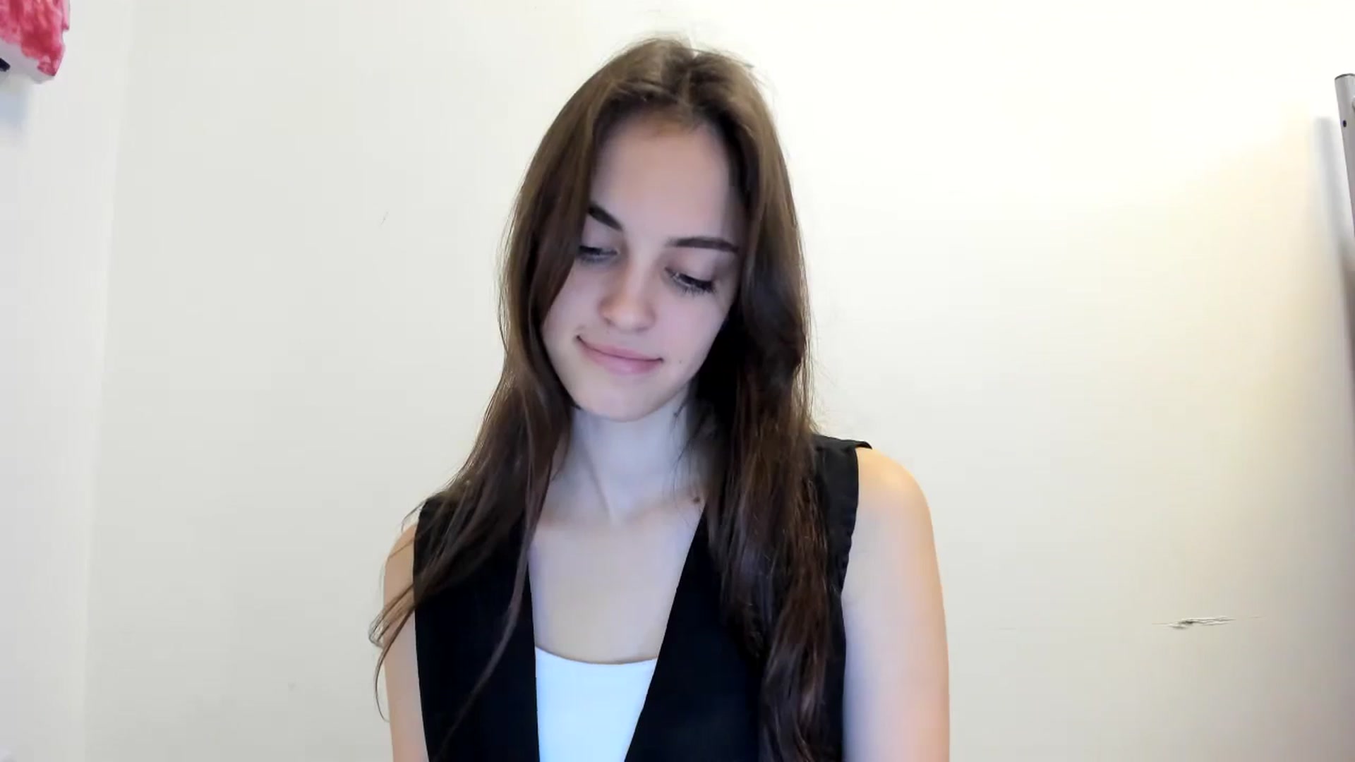 Gallery image thumbnail from Dashamoxy's myfreecams stream on, 12/14/2025, 13:32 image 5 of 20