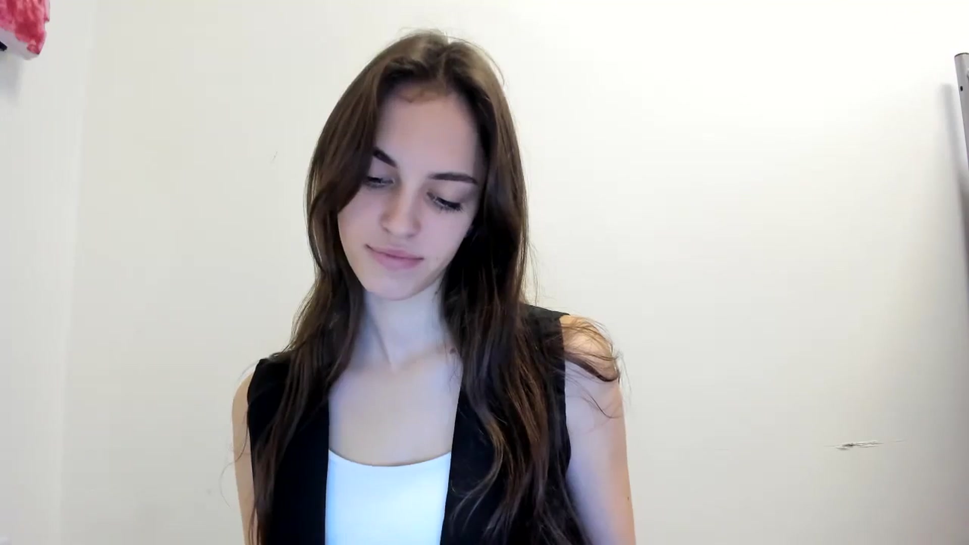Gallery image thumbnail from Dashamoxy's myfreecams stream on, 12/14/2025, 13:32 image 16 of 20