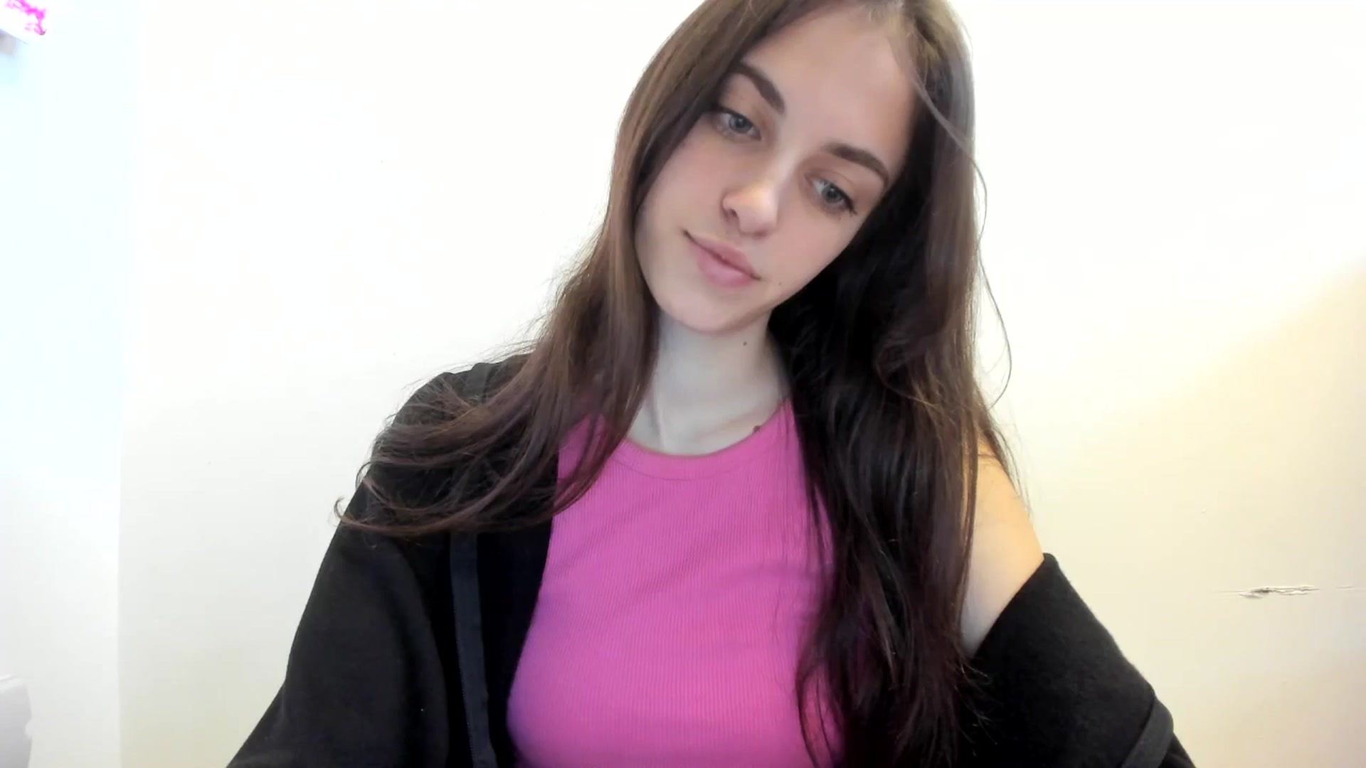 Gallery image thumbnail from Dashamoxy's myfreecams stream on, 12/15/2025, 14:00 image 4 of 20