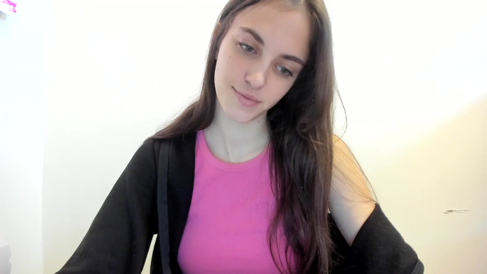 Gallery image thumbnail from Dashamoxy's myfreecams stream on, 12/15/2025, 14:00 image 7 of 20