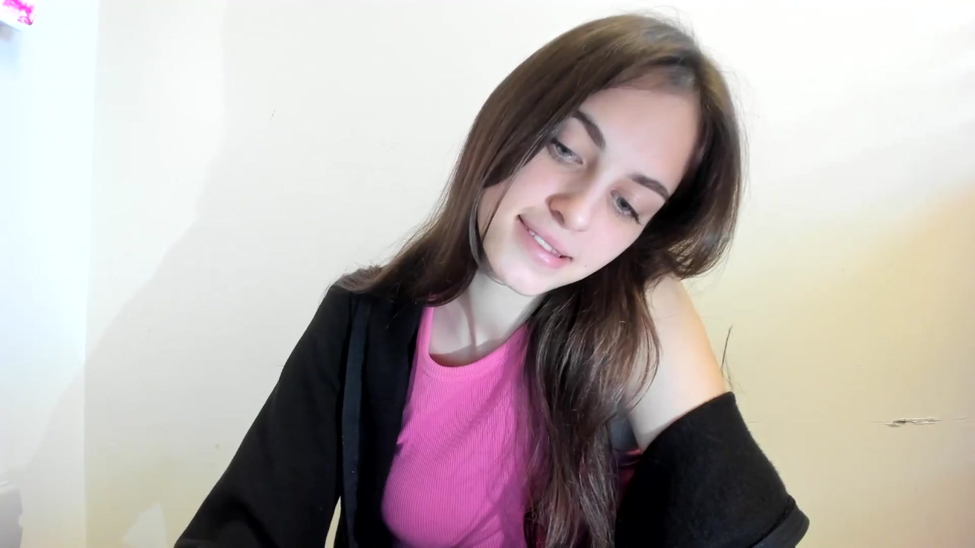 Gallery image thumbnail from Dashamoxy's myfreecams stream on, 12/15/2025, 14:00 image 13 of 20