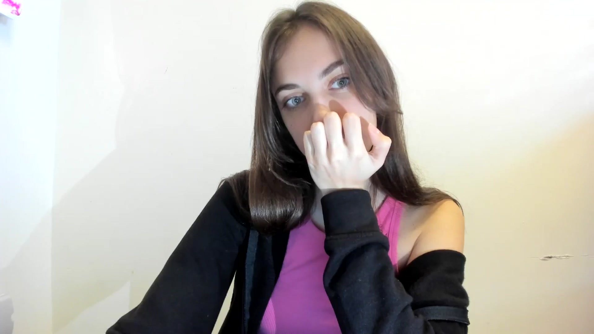 Gallery image thumbnail from Dashamoxy's myfreecams stream on, 12/15/2025, 14:00 image 14 of 20