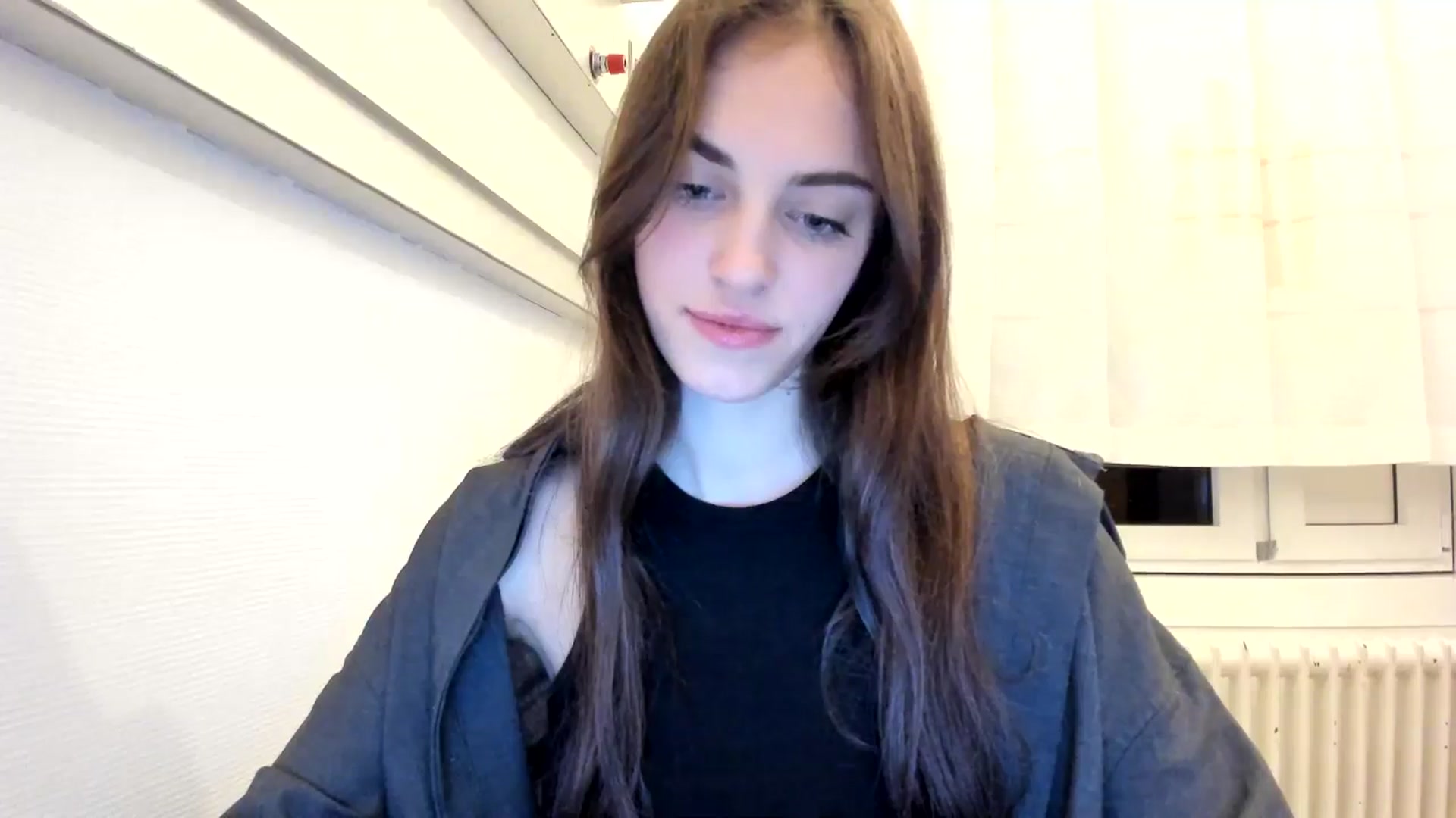 Gallery image thumbnail from Dashamoxy's myfreecams stream on, 12/18/2025, 19:02 image 20 of 20