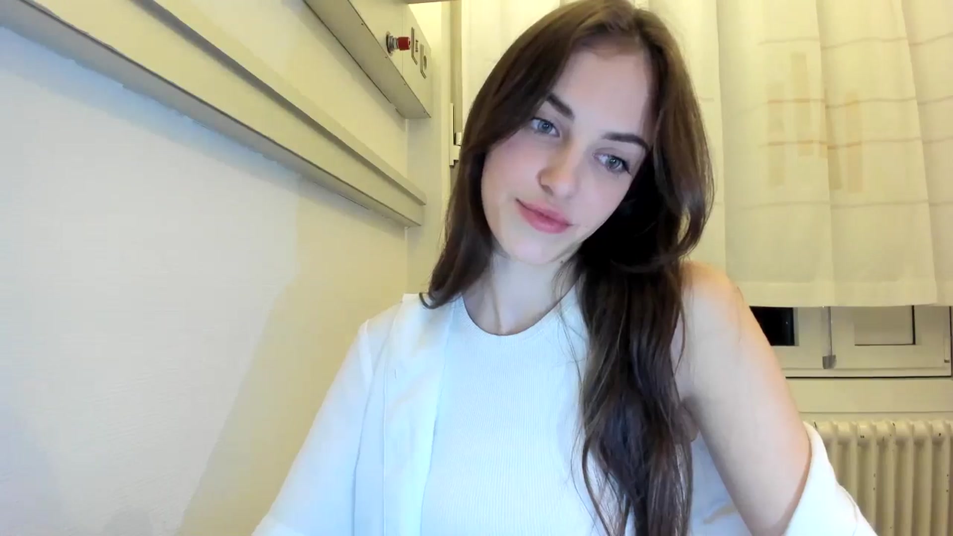 Gallery image thumbnail from Dashamoxy's myfreecams stream on, 12/18/2025, 20:15 image 16 of 20